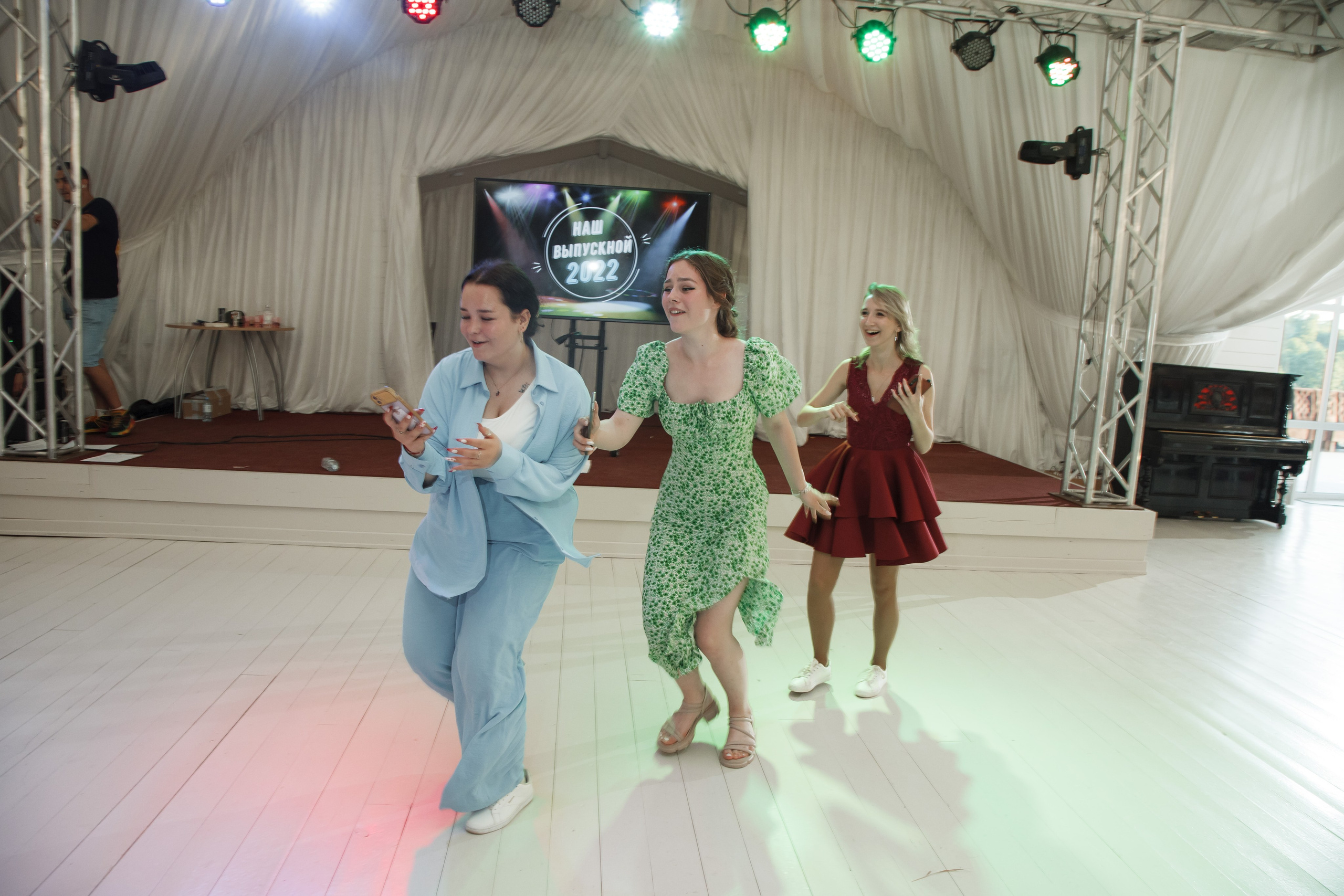 Выпускной, шатер в усадьбе «Гребнево». Свадебный и репортажный фотограф (Москва, Королев и другие)