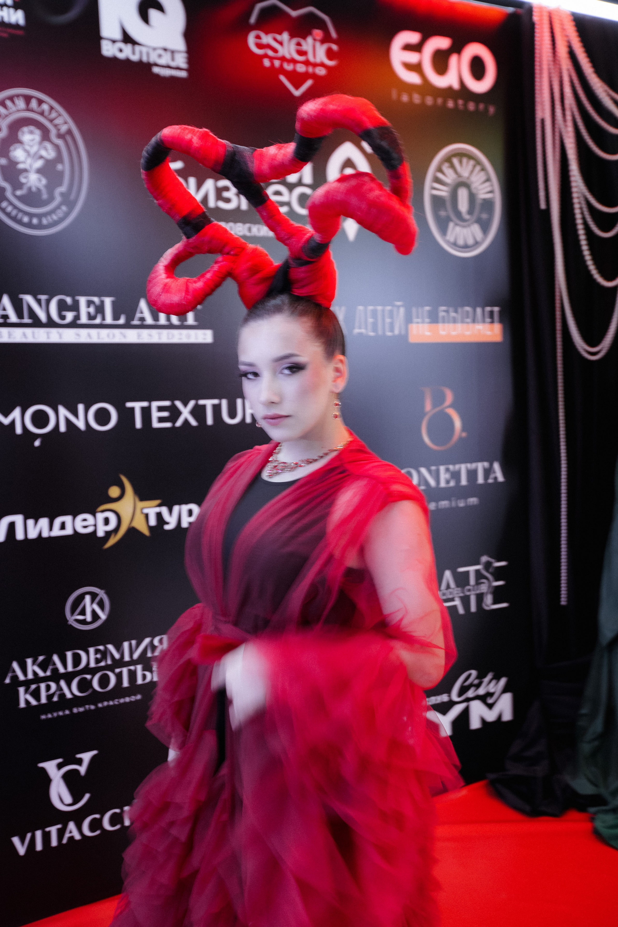 ФЭШН КОНФА. СВОИ. ФОТООТЧЕТЫ-СОБЫТИЯ-МЕСТА