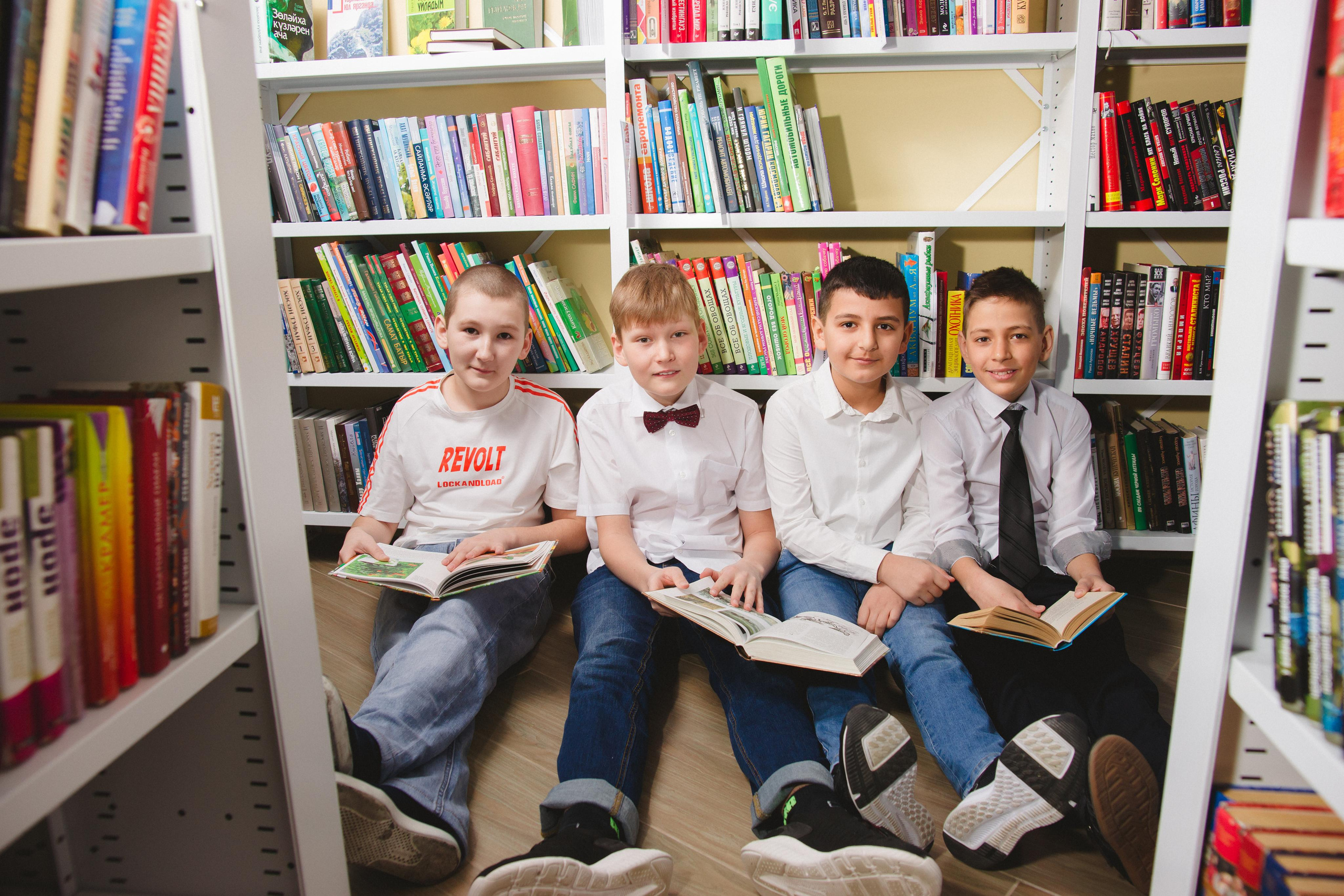 Выпускные альбомы 5 гимназия. г. Березовский. Фотограф в детский сад в Екатеринбурге, выпускные альбомы Юлия Умерова