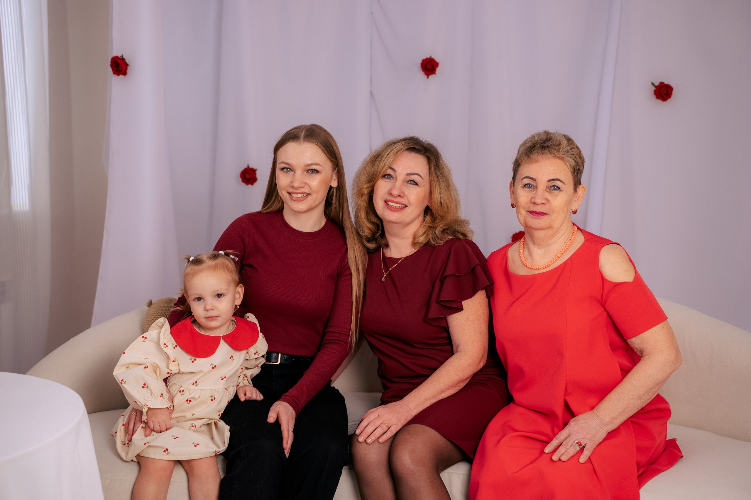 Катерина, Анна и их бабушки. Фотограф в Казани Алсу Багабиева