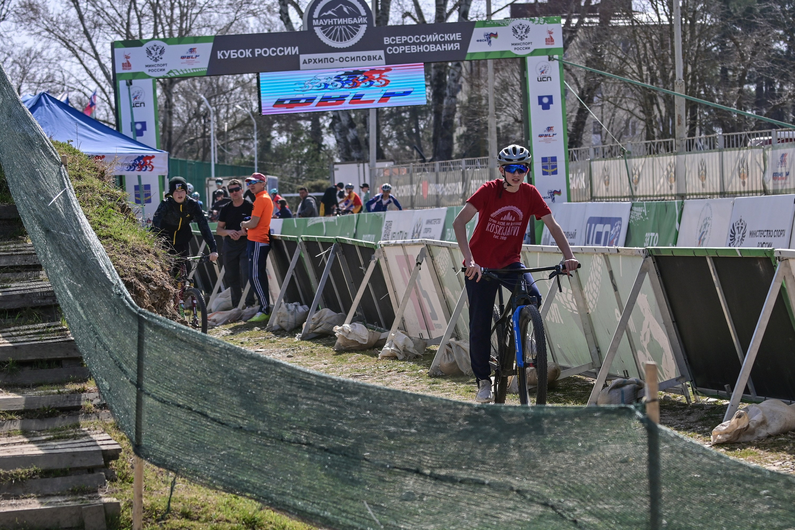 Маунтинбайк, кросс-кантри в Архипо-Осиповке 16 марта 2025. Спортивный фотограф, фотожурналист Павел Ларькин