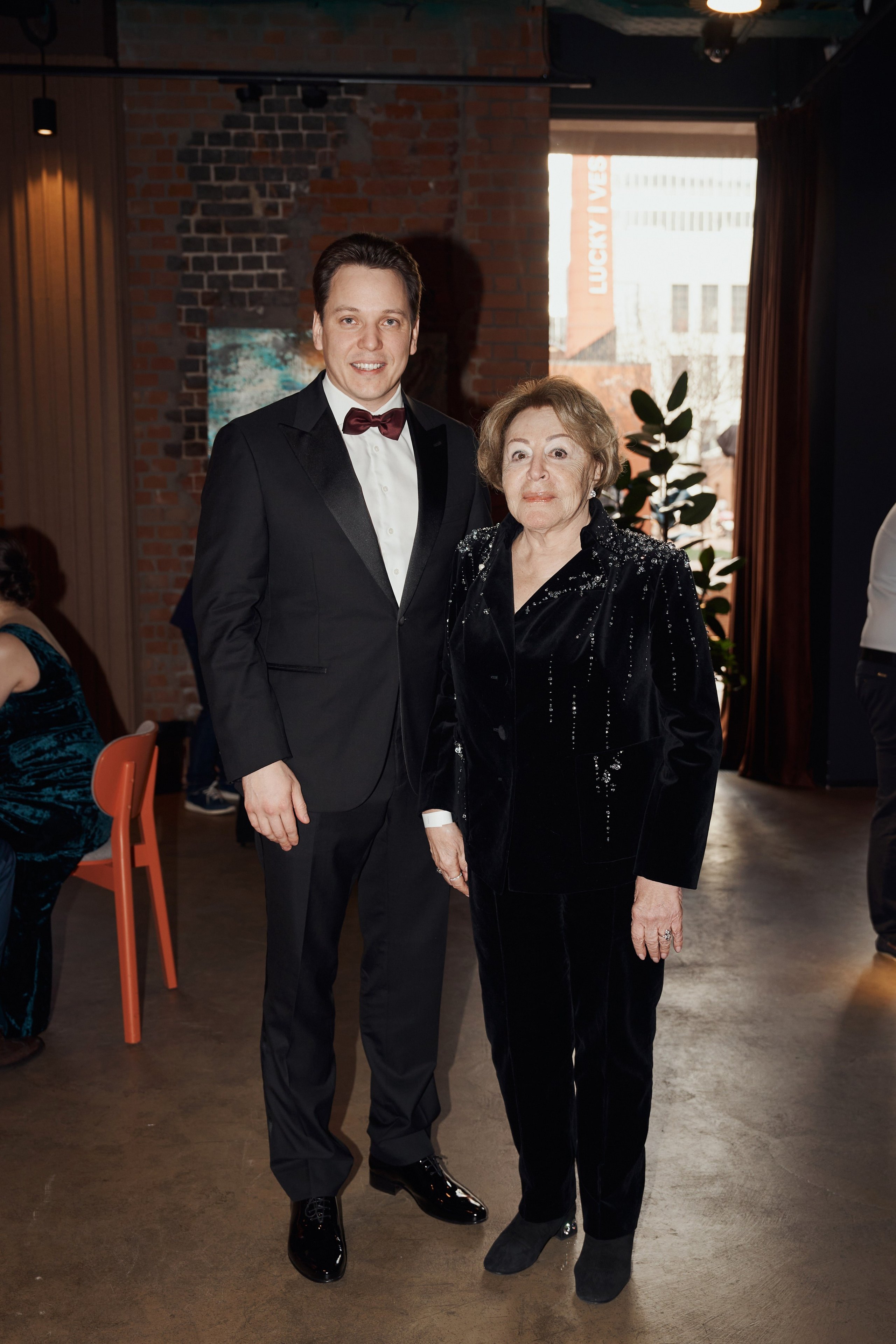 Клинике «Будь Здоров» 20 лет. Свадебный фотограф в Москве и Подмосковье Виктор Одинцов