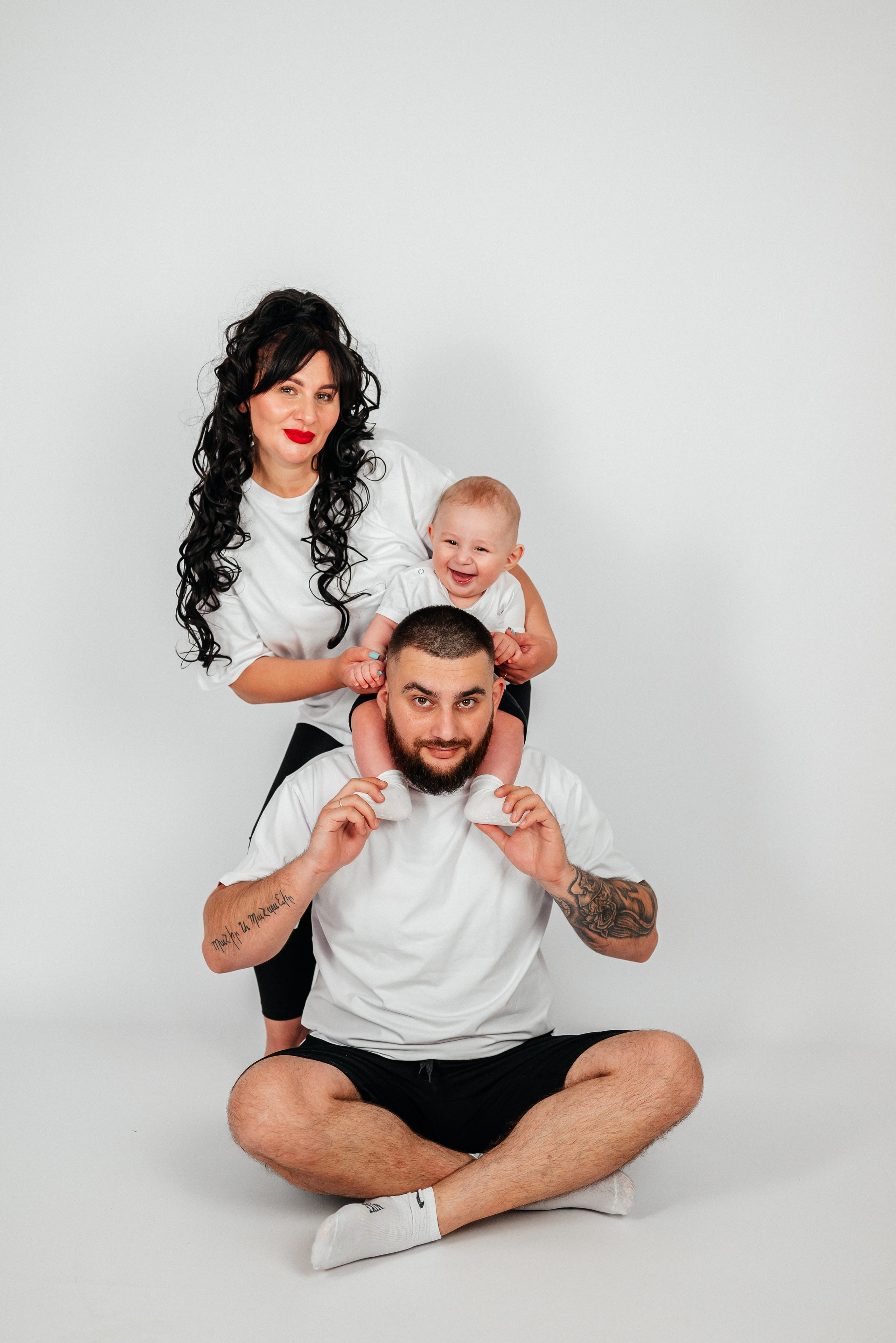 На белом фоне. Семейный фотограф в Краснодаре