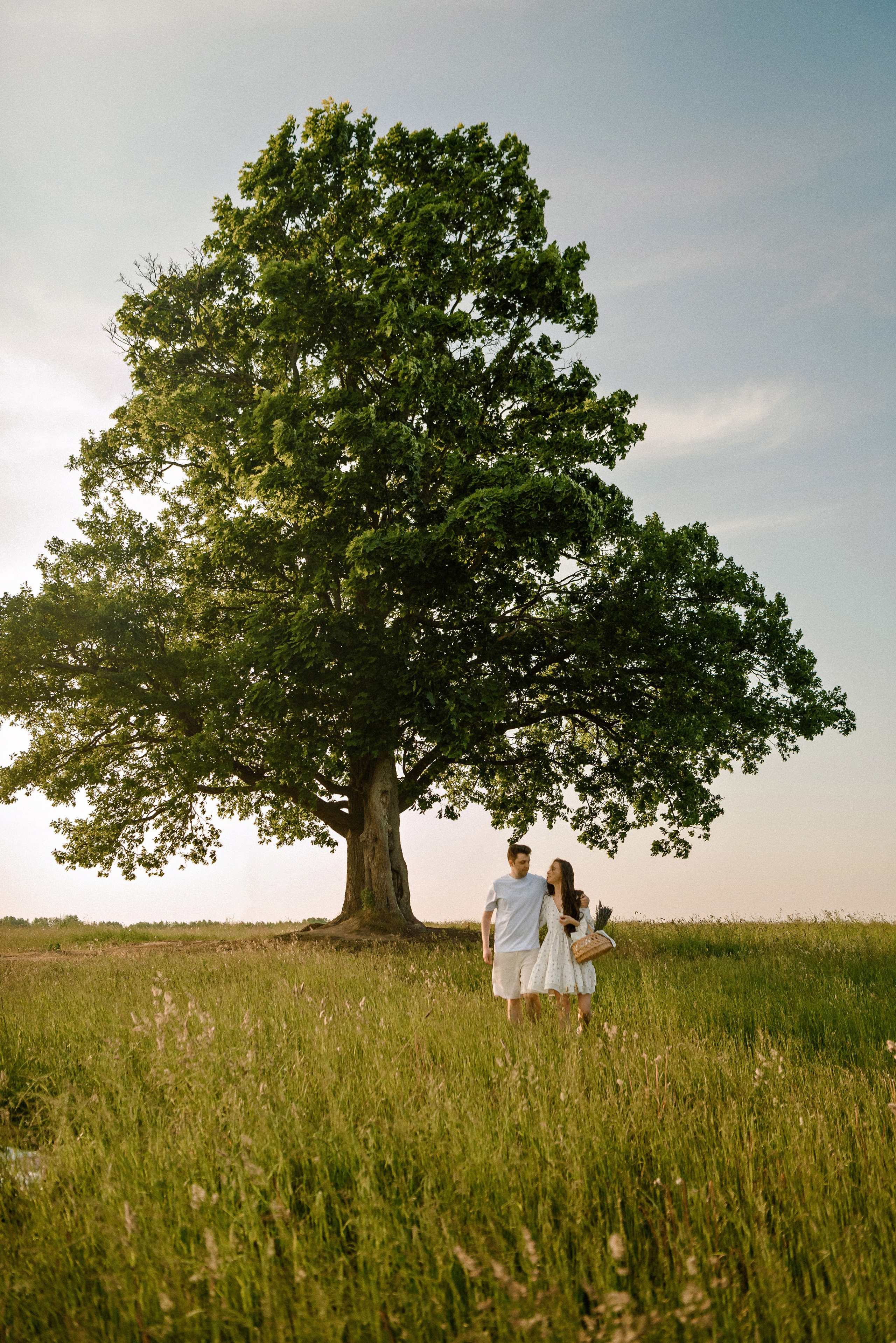 Лиза и Лёша в поле. Свадебный фотограф в Санкт-Петербурге София Шубик