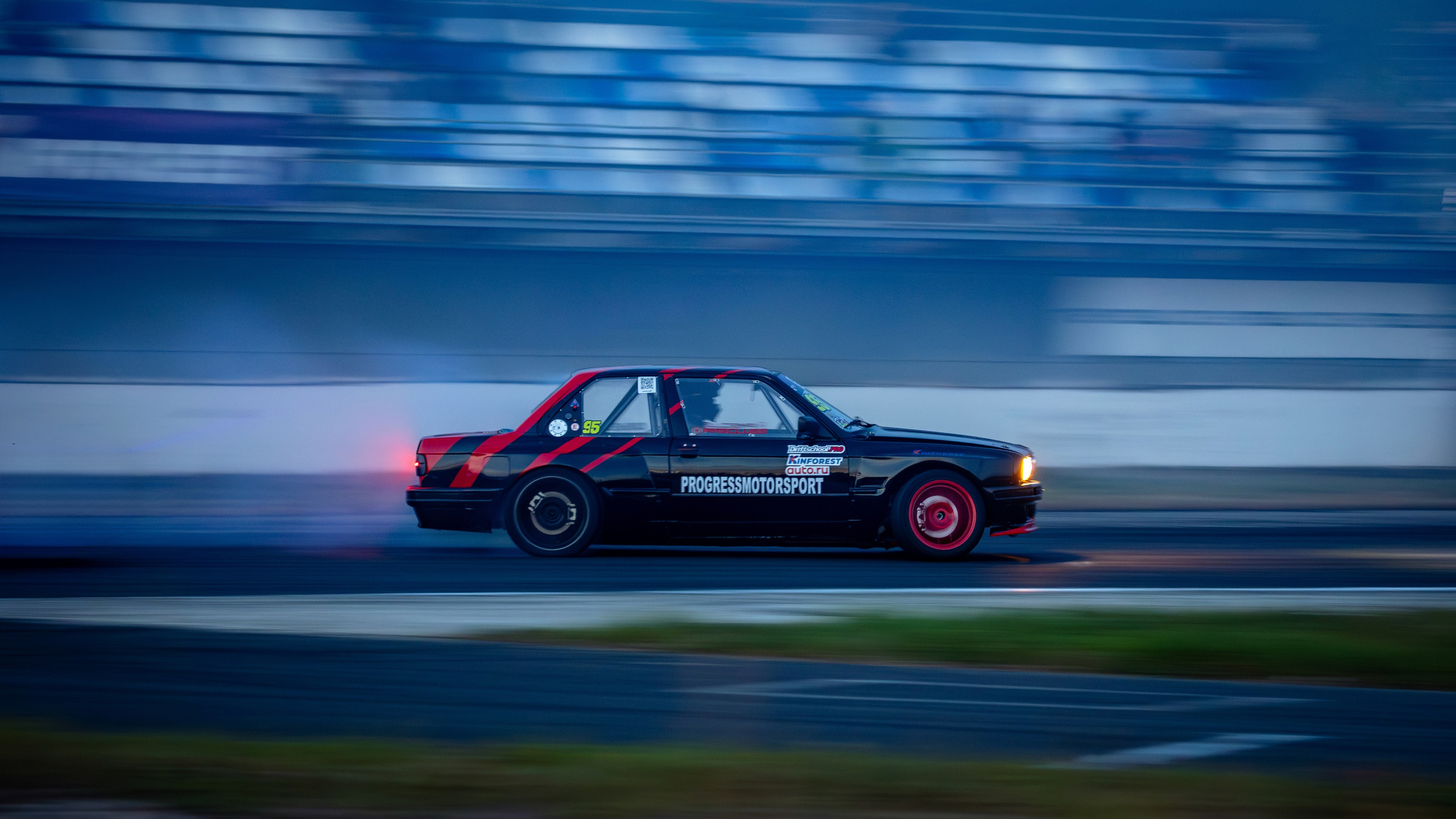 ADM Drift Contest. Rusty Photographer