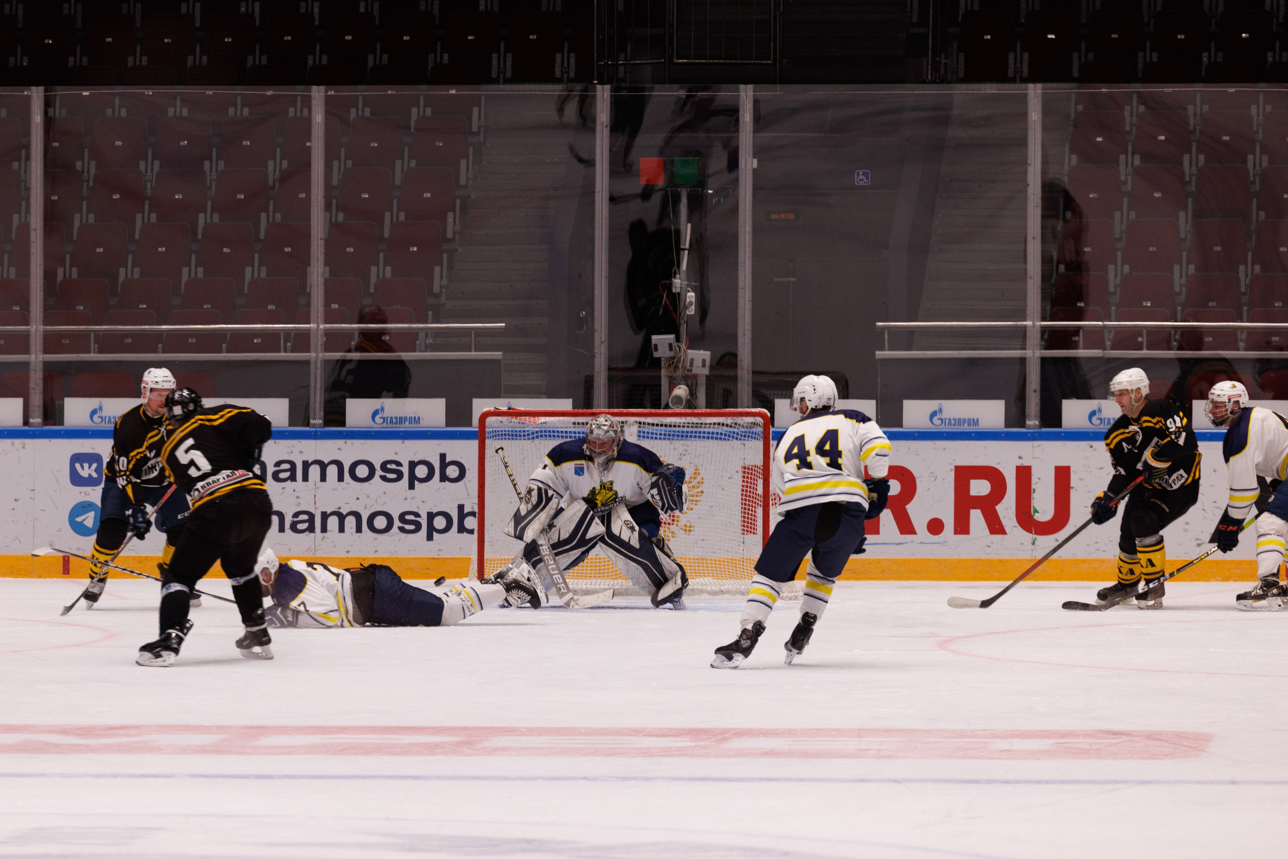 НХЛ (40+) Ижорец — Бульдозер 4-6. Фотограф Александр Заломаев