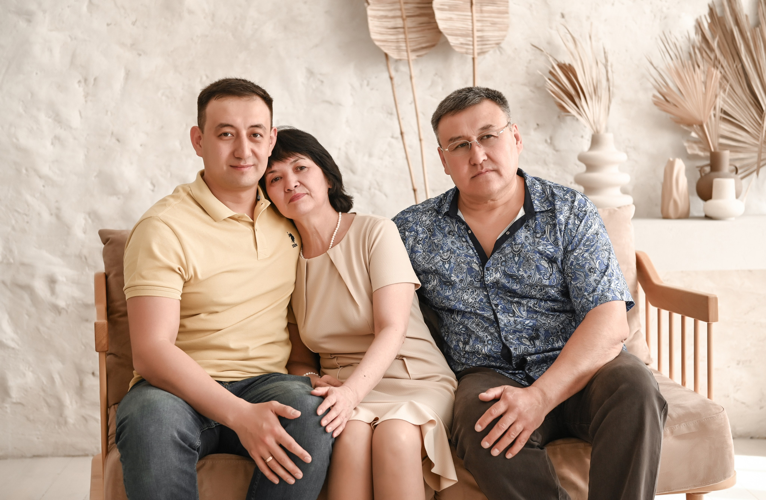 Семейная студийная  фотосессия 2. Свадебный, семейный, детский, контент фотограф в Омске Максим Ильин