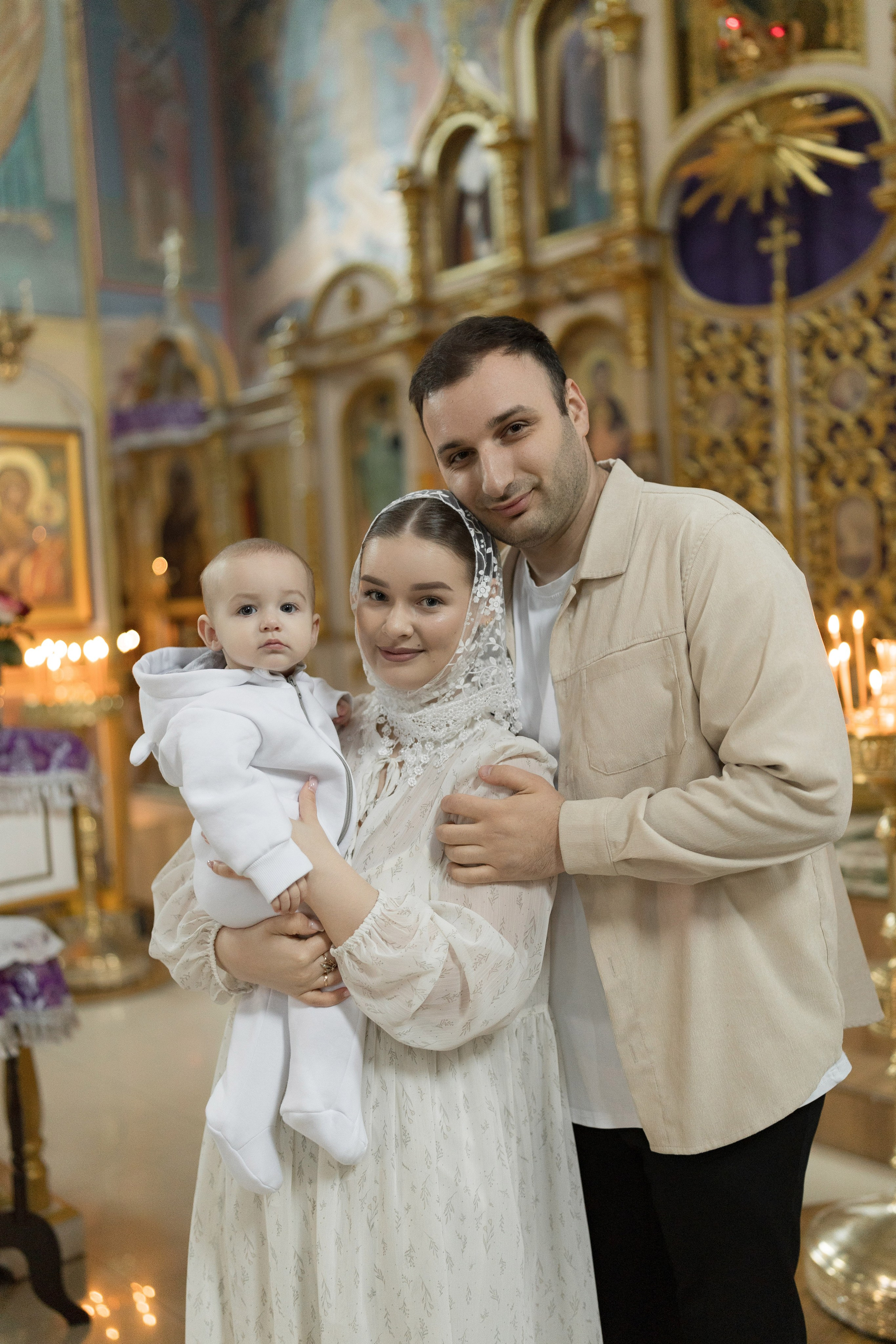 Крещение Миланы в церкви иконы Божией Матери / пасмурная погода. Анастасия Безуглова- свадебный фотограф в Таганроге