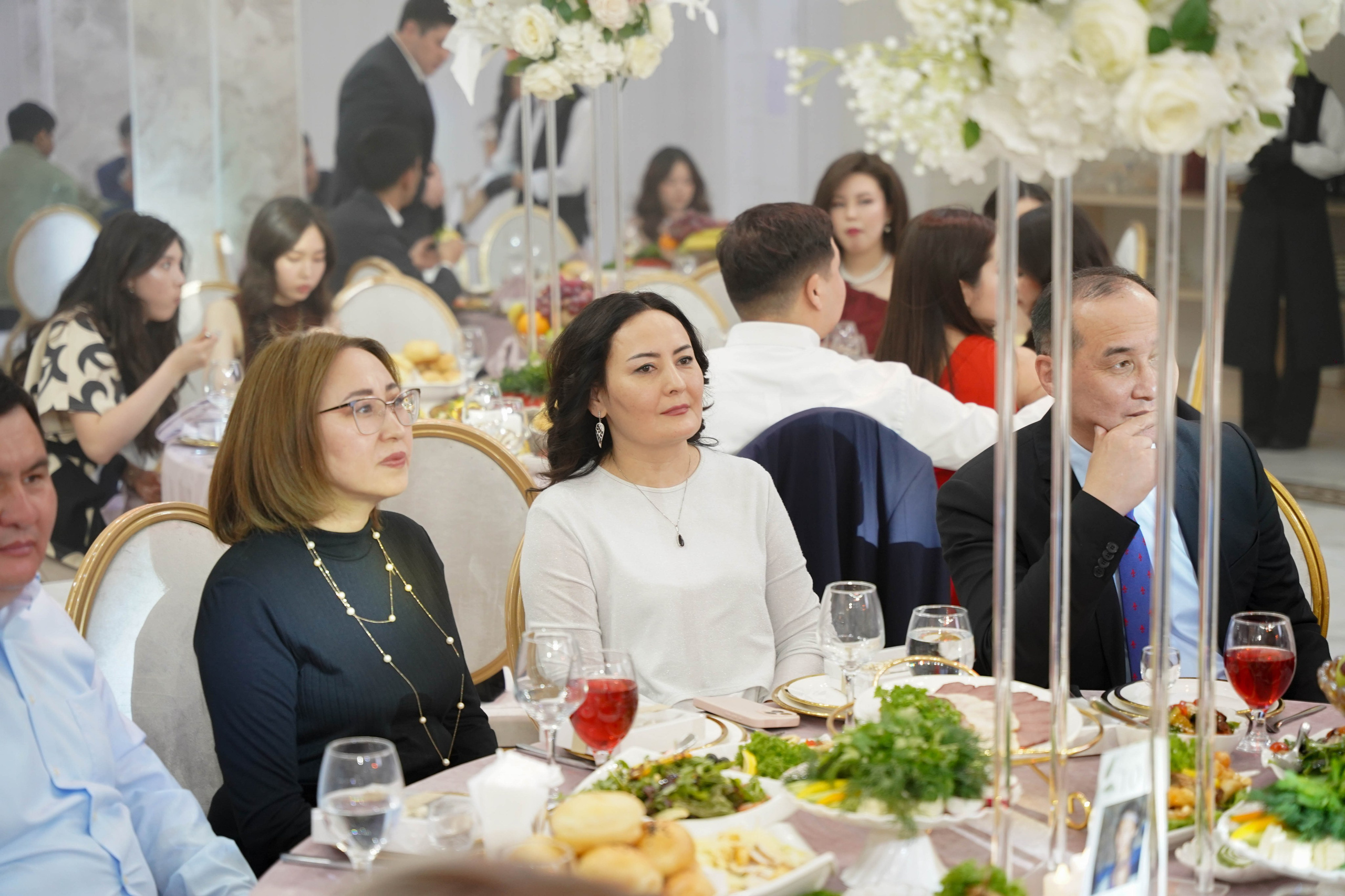 Dana uzatu. Фотограф Ернар Ержанов