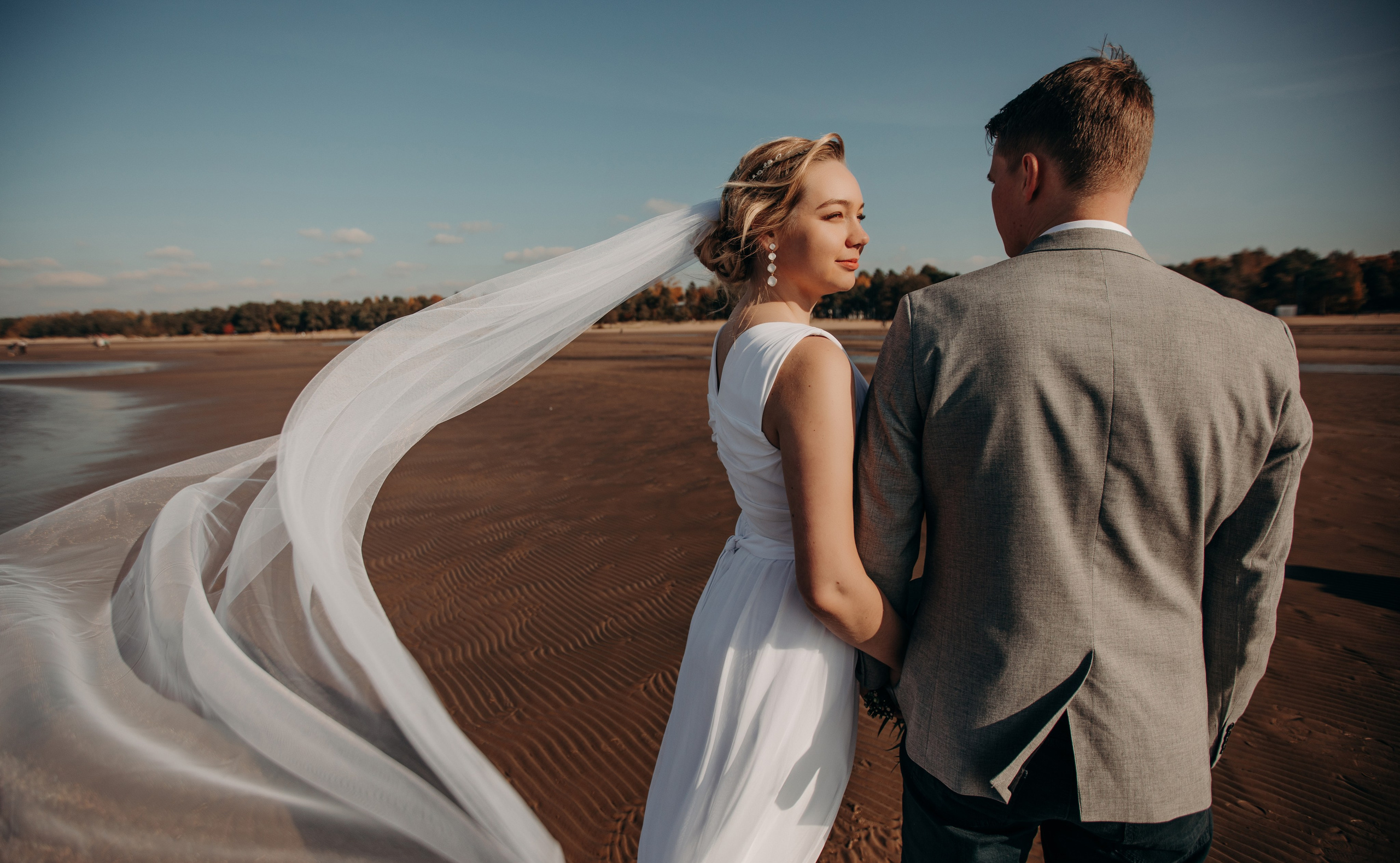 Соня и Влад. Свадьба в Сестрорецке, прогулка по Финскому заливу. Свадебный и семейный фотограф в Санкт-Петербурге и Сестрорецке