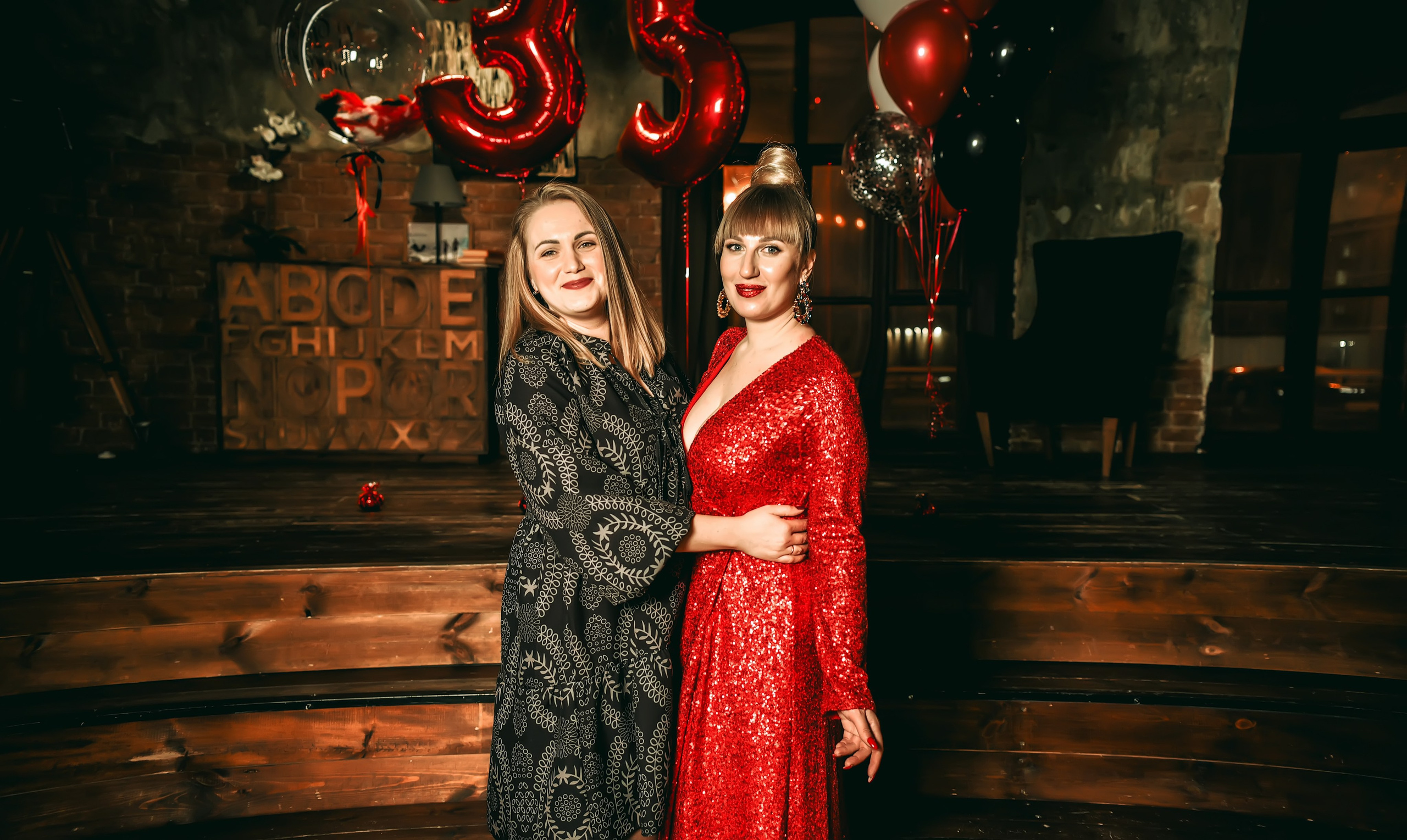 Тематическая вечеринка на юбилей 35 лет. Свадебный, семейный, детский, контент фотограф в Омске Максим Ильин