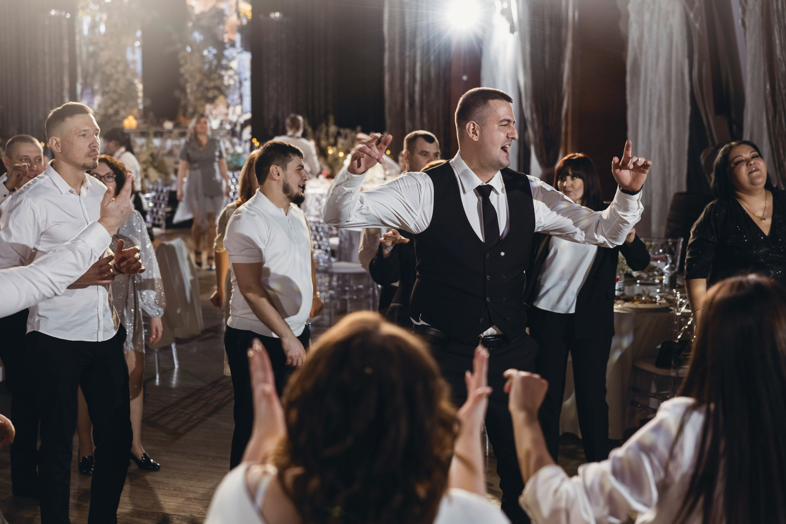 Ян и Екатерина (Дали Хол). Свадебный и семейный фотограф в городе Сургуте Стерликова Светлана