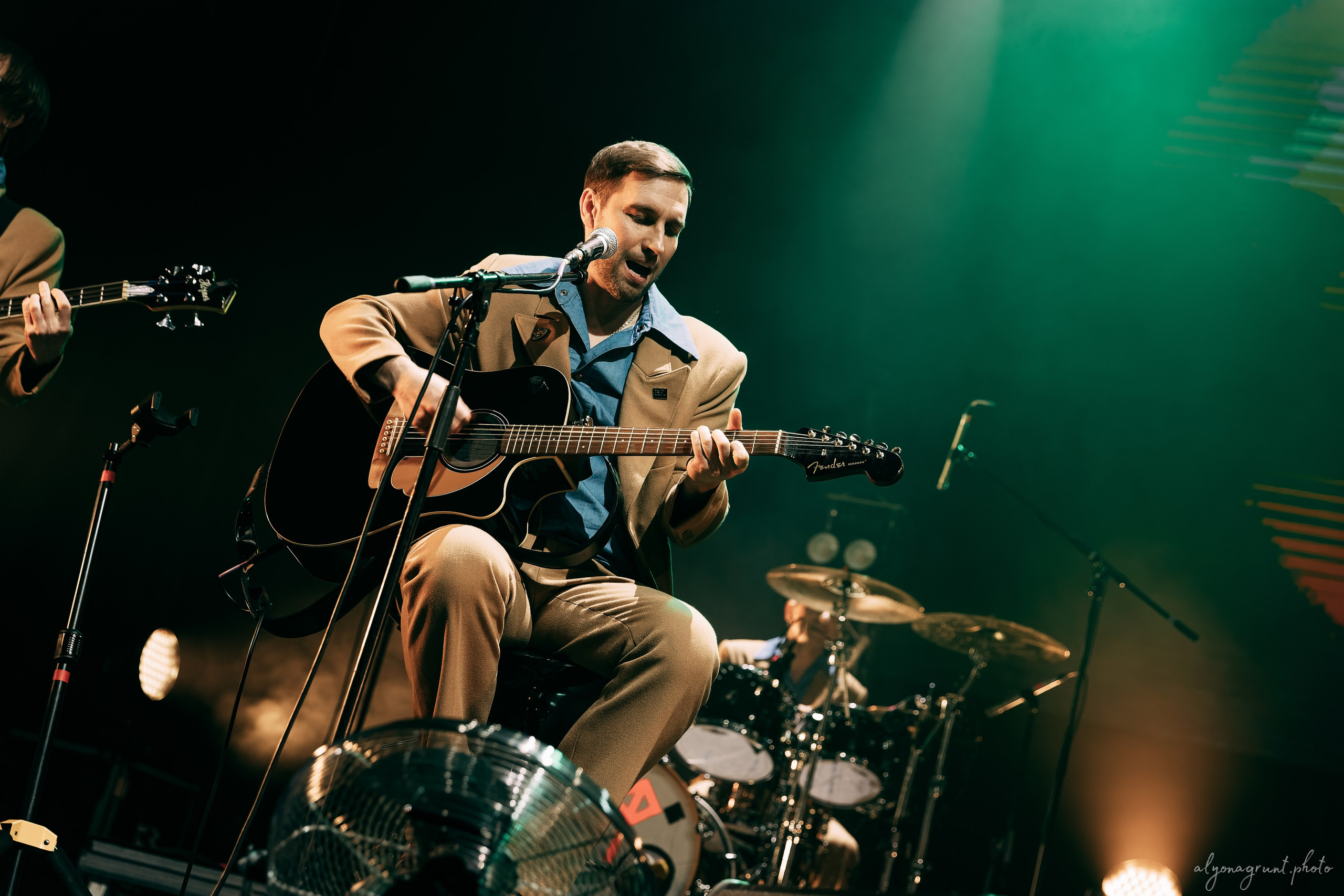 ВИА Велюр, фоторепортаж, СПб, BASE, 14.12.2025. Алена Адрианова: фотограф в Санкт-Петербурге