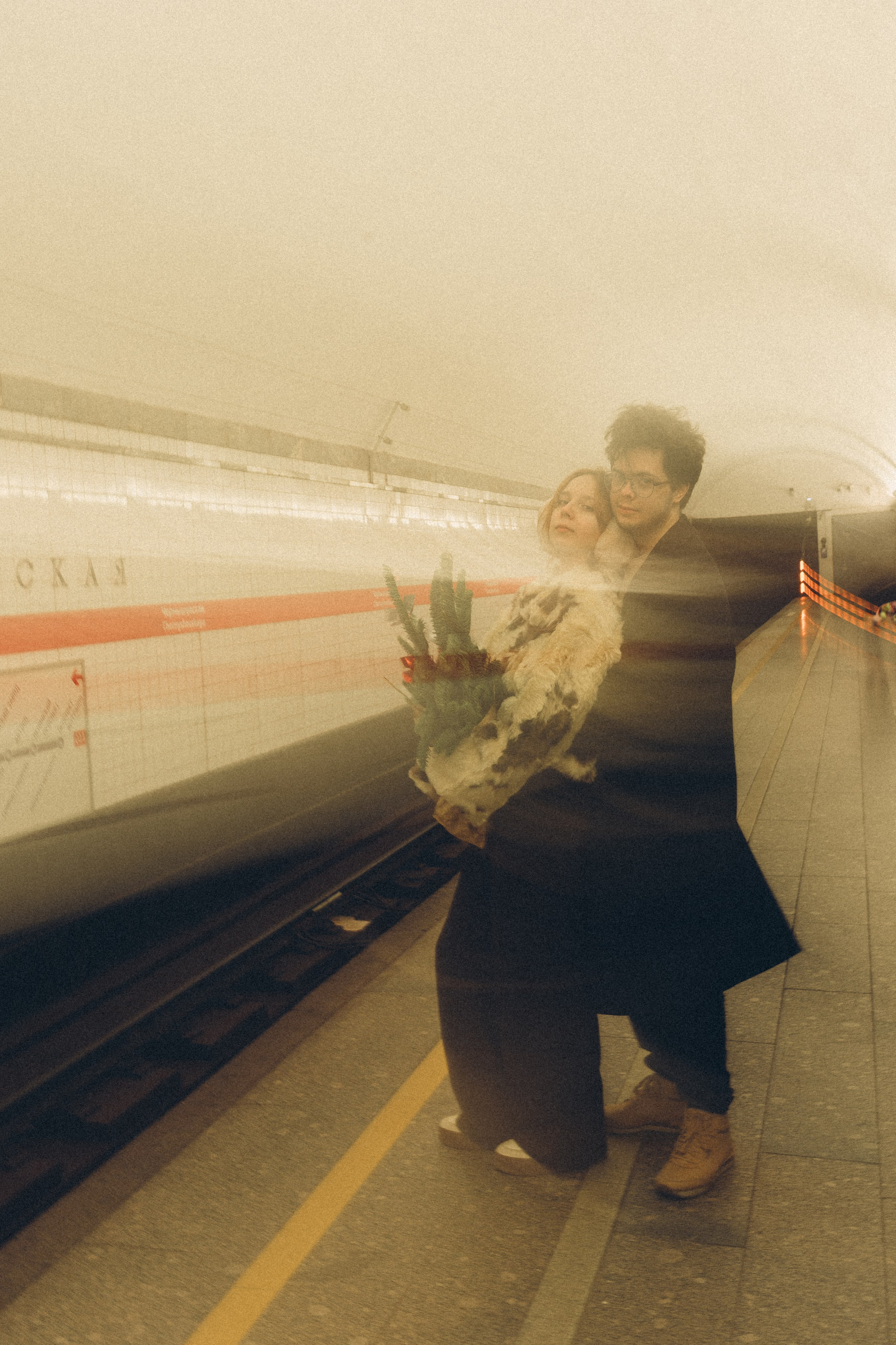 НОВОГОДНЯЯ ФОТОСЕСИИЯ ПАРЫ В МЕТРО ЛЮБОВЬ. Профессиональный фотограф, Санкт-Петербург — Виктория Богомолова