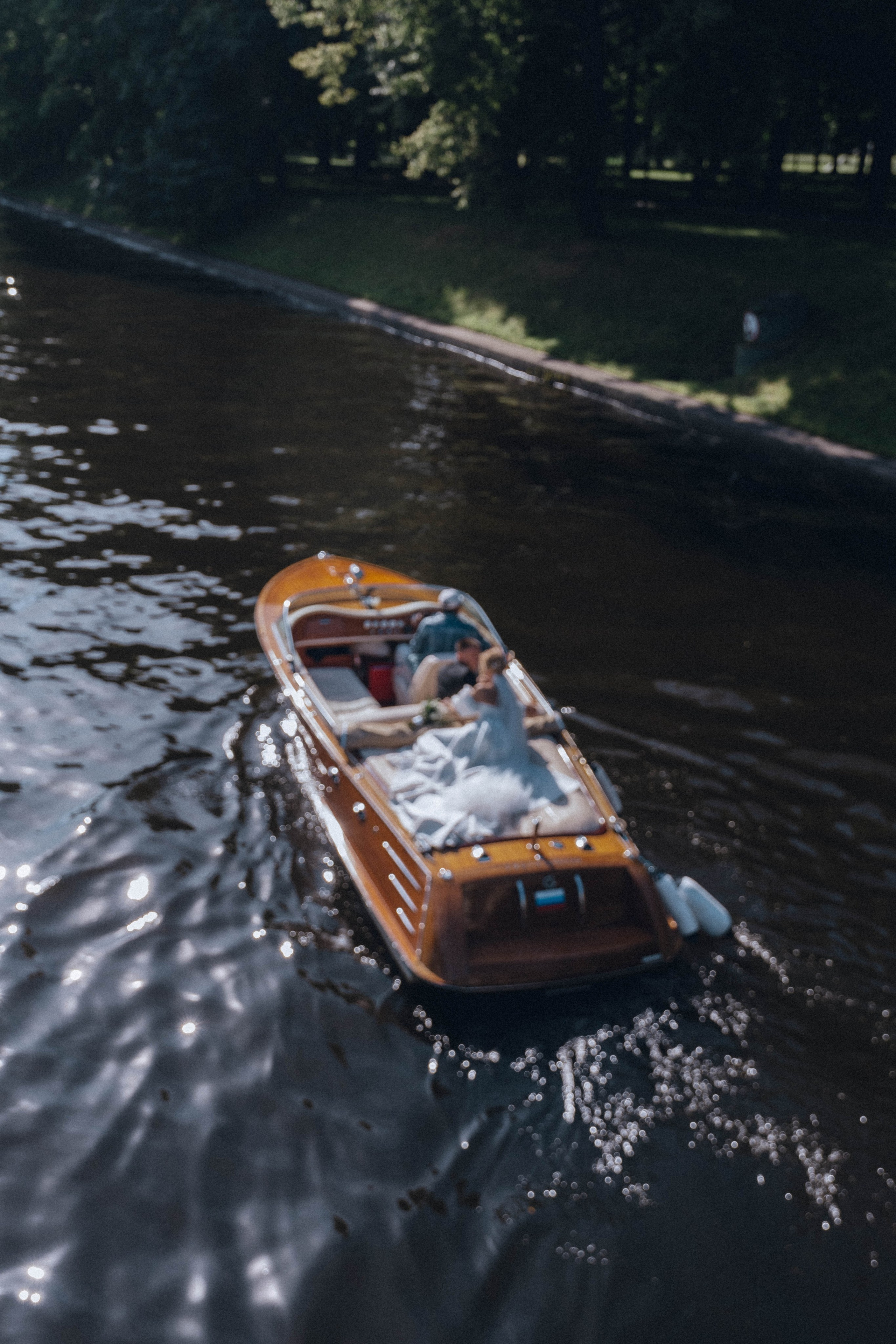 СВАДЕНБНАЯ СЬЕМКА НА КАТЕРЕ ПО КАНАЛАМ САНКТ-ПЕТЕРБУРГА И В АКВАТОРИИ НЕВЫ. Профессиональный фотограф, Санкт-Петербург — Виктория Богомолова