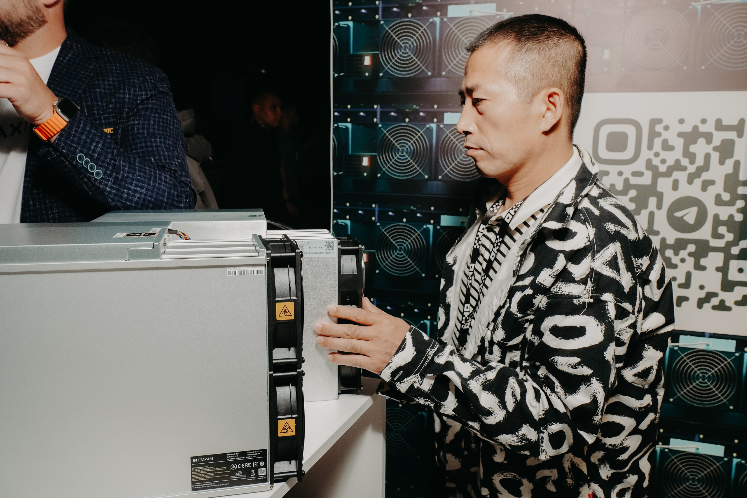 CRYPTO SUMMIT 2024. Фото | Видео Контент Мишель Ватаманюк