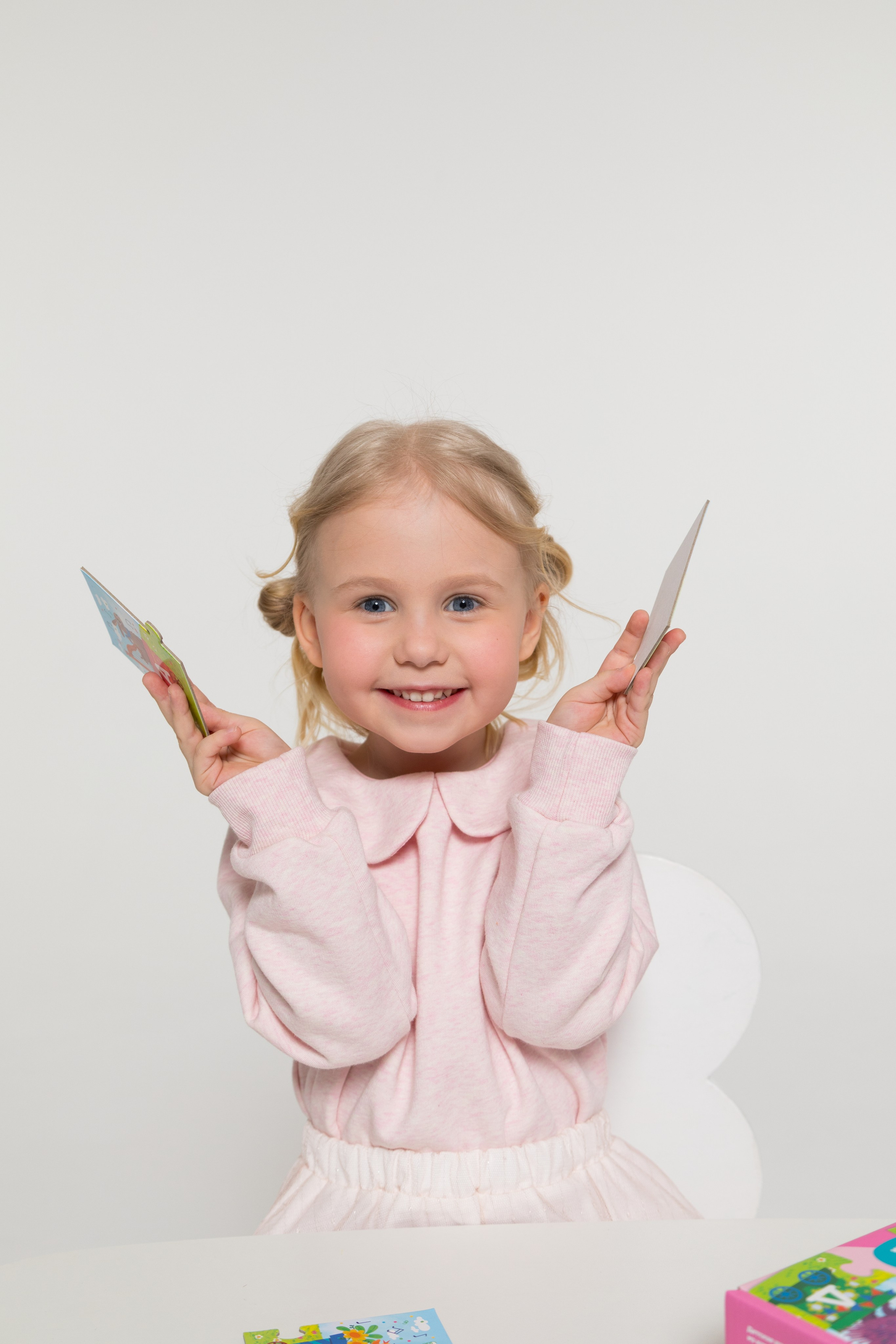 Имиджевая и каталожная съёмка для бренда детских пазлов. Детский и контент фотограф Надя Волкова Санкт-Петербург