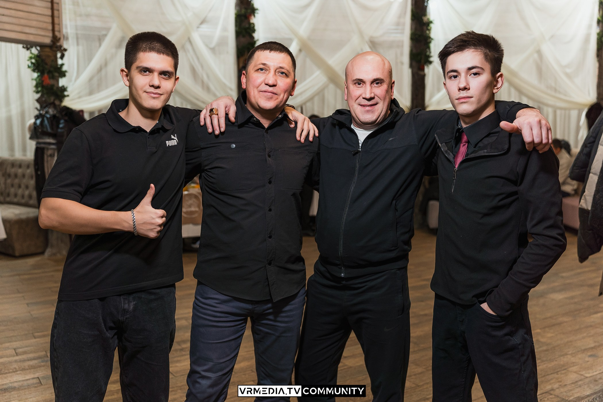 Новогодний вечер у «Петровича»