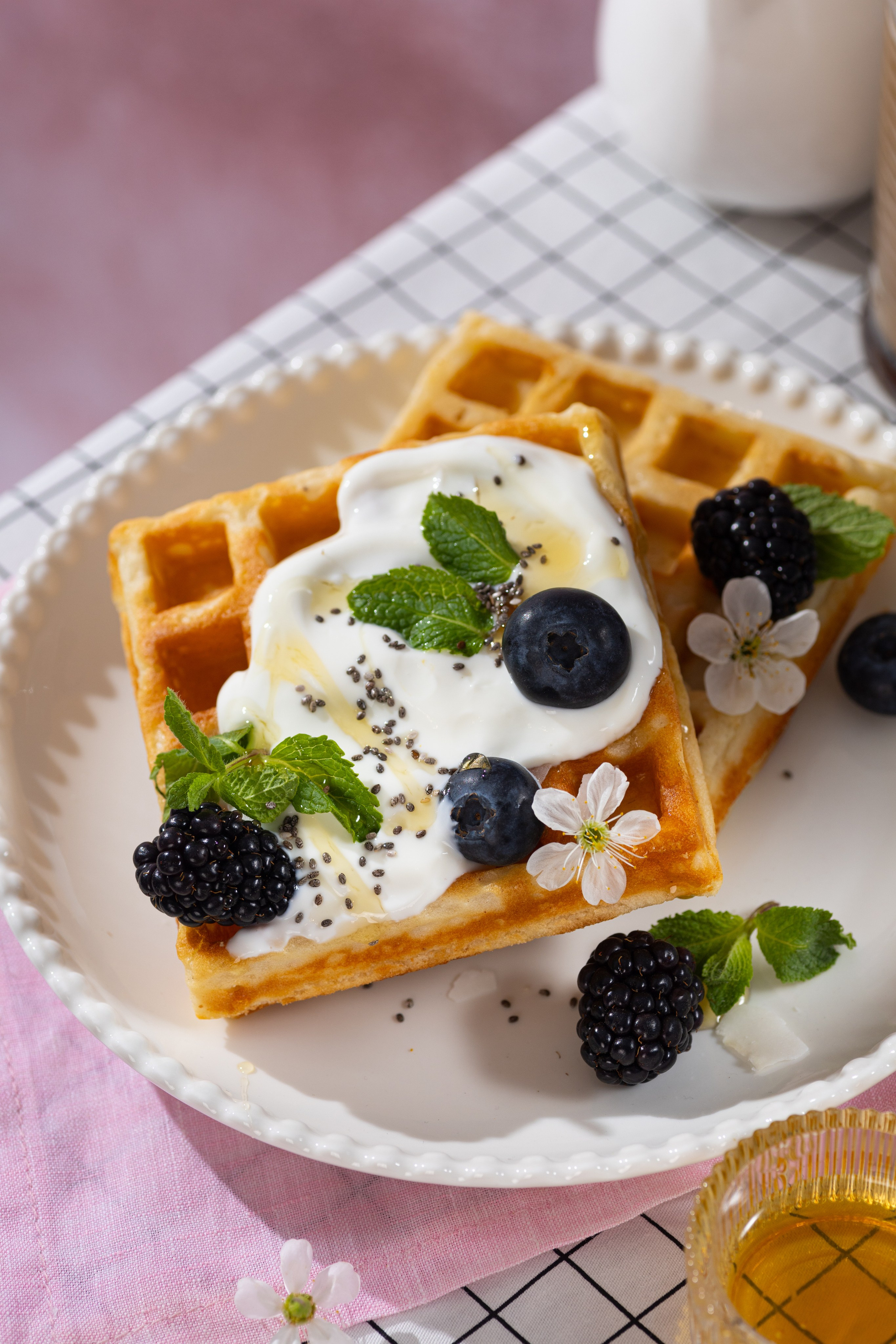 Бельгийские вафли с ягодами.