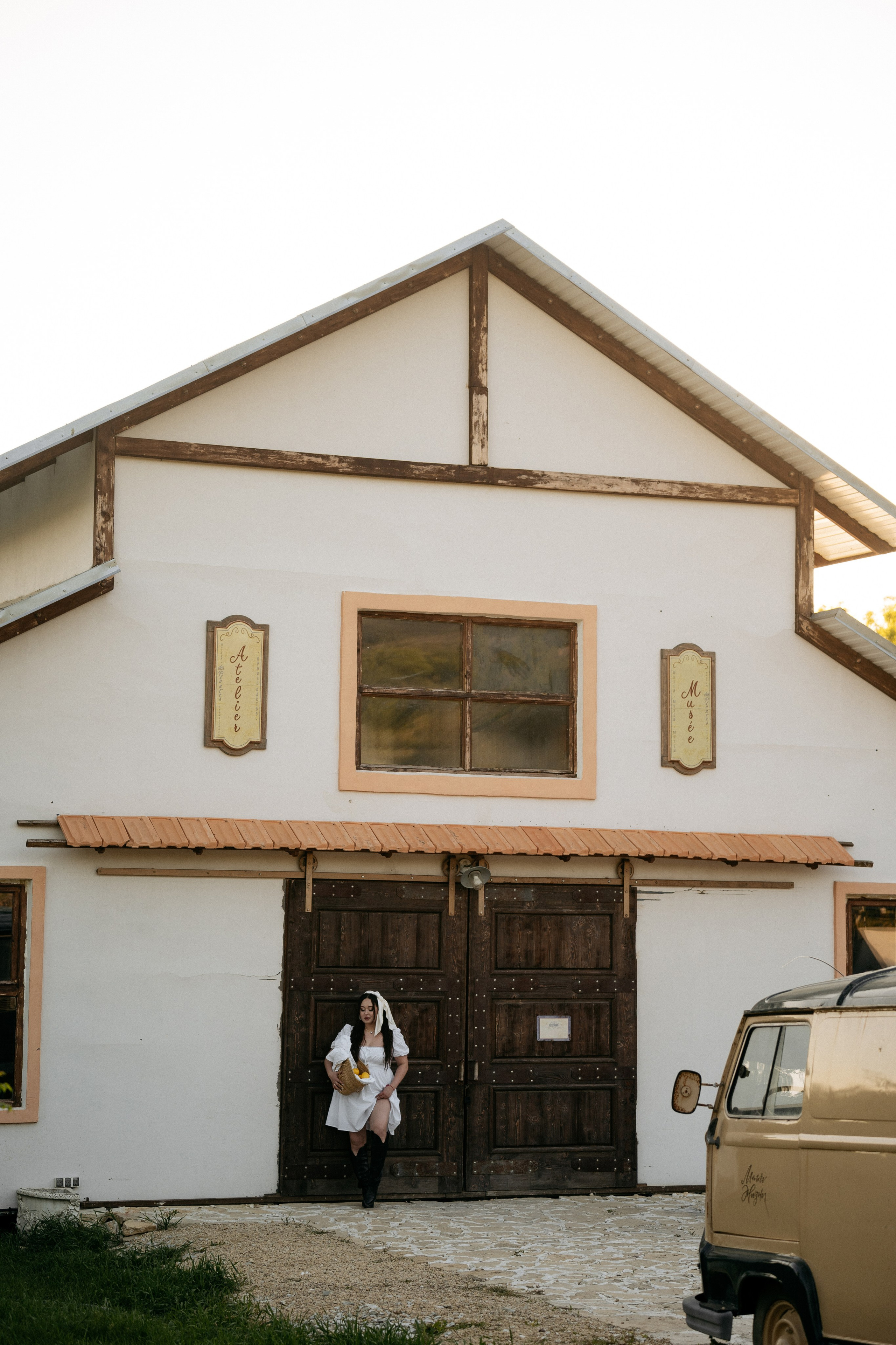 Профессиональная фотосессия в Анапе, Геленджике, Абрау-Дюрсо, Кабардинке, Новороссийске, Темрюке, Краснодаре – романтический итальянский стиль на лавандовом поле  