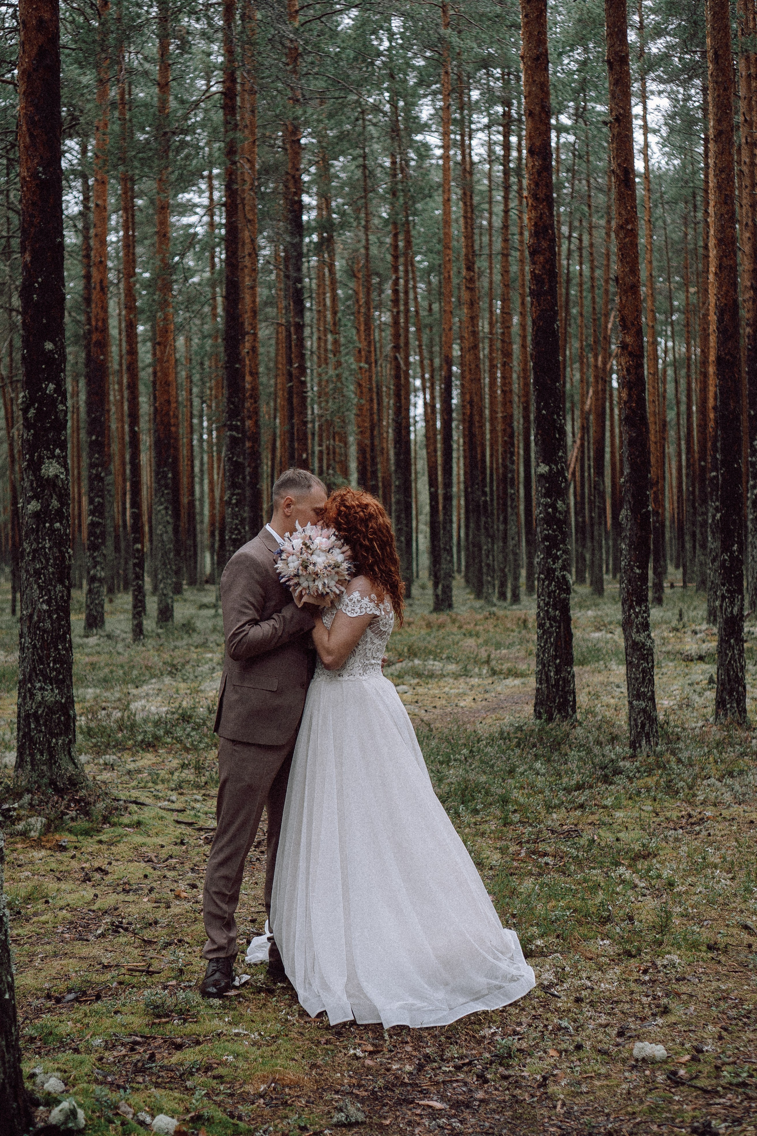 СВАДЕБНАЯ ФОТОСЕССИИЯ ПАРЫ В ГОРОДЕ ПРИОЗЕРСК В СОСНОВОМ ЛЕСУ И С ПИКАПОМ. Профессиональный фотограф, Санкт-Петербург — Виктория Богомолова