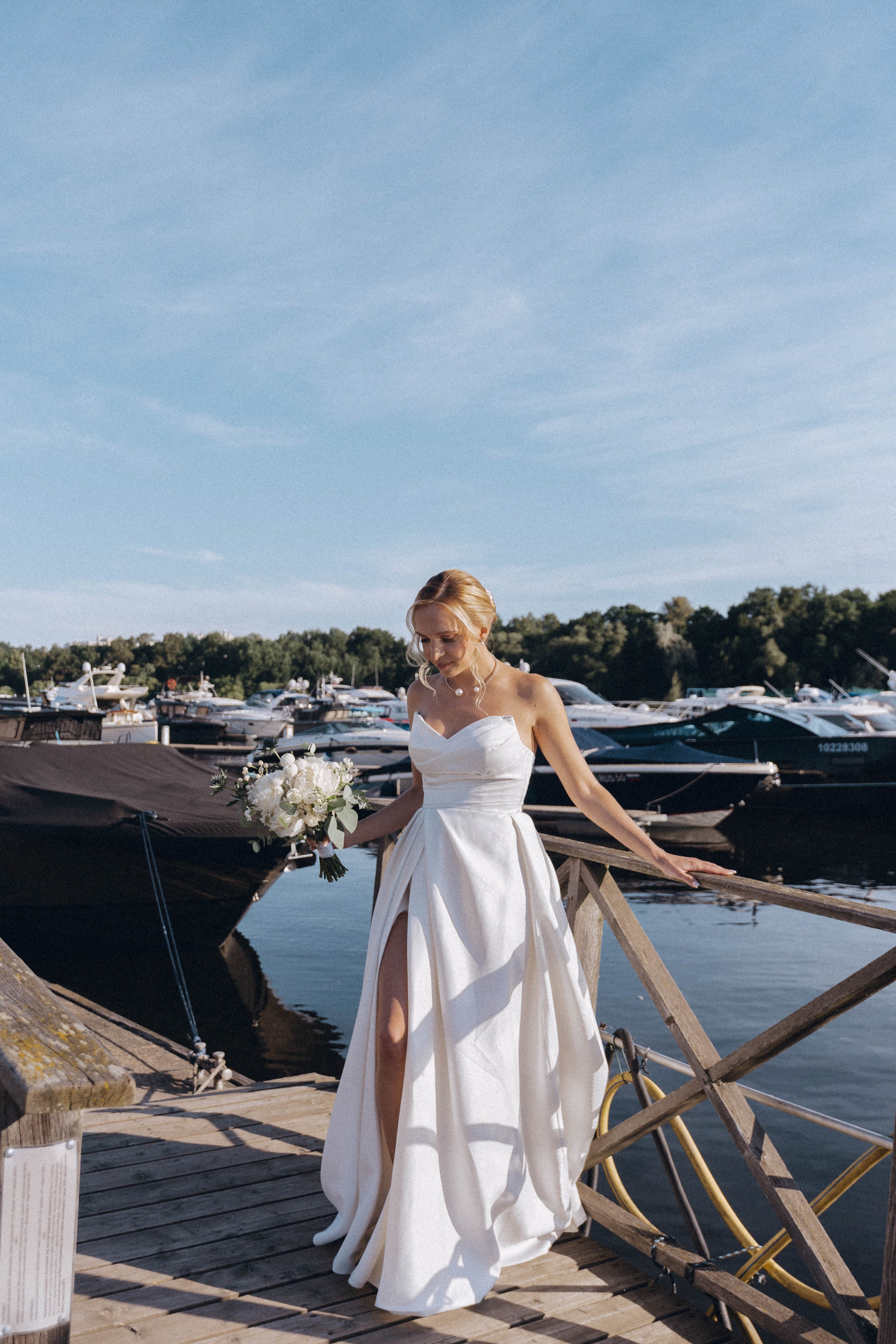 СВАДЕНБНАЯ СЬЕМКА НА КАТЕРЕ ПО КАНАЛАМ САНКТ-ПЕТЕРБУРГА И В АКВАТОРИИ НЕВЫ. Профессиональный фотограф, Санкт-Петербург — Виктория Богомолова