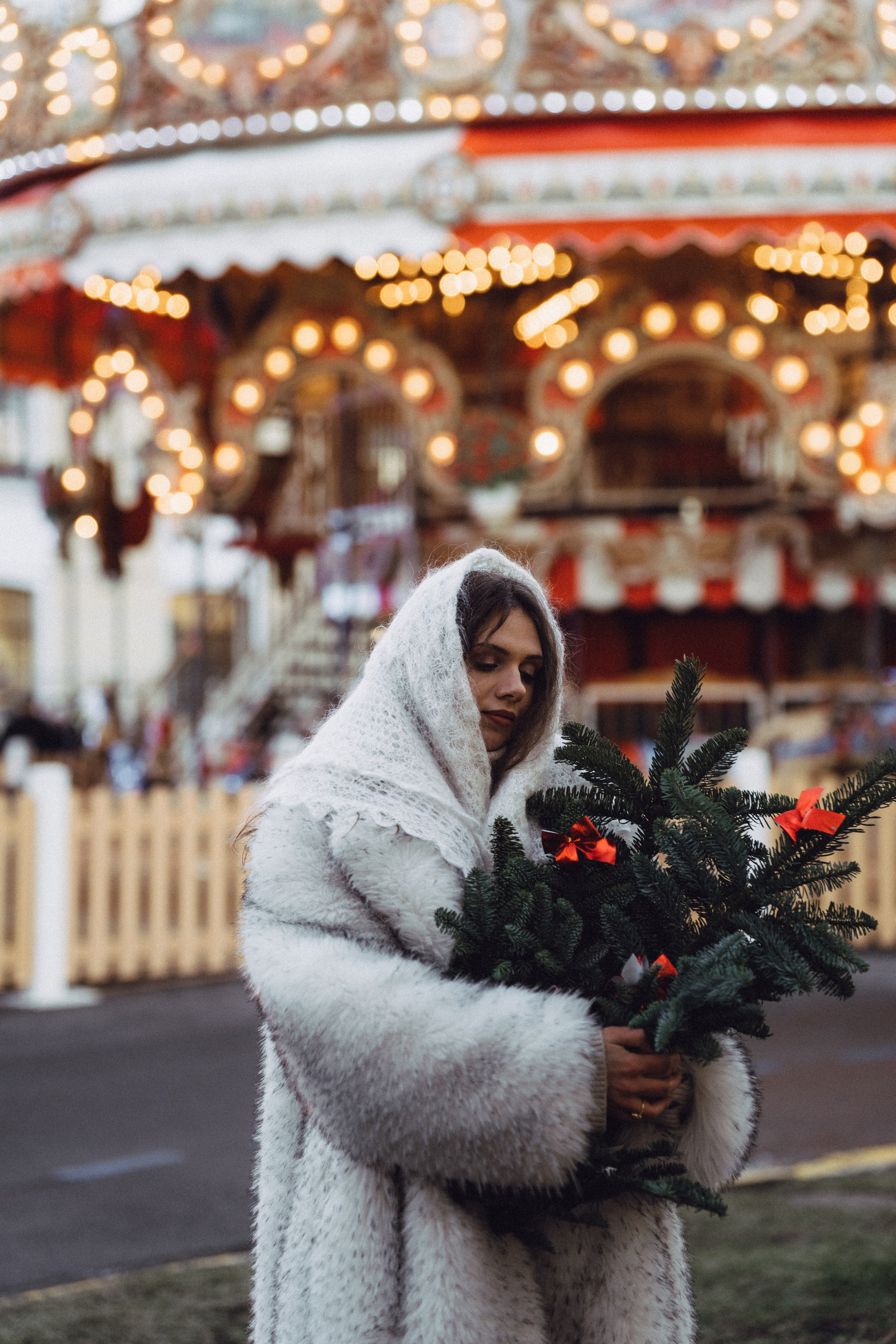 ПРОГУЛКА НА МАНЕЖНОЙ ПЛОЩАДИ ДЛЯ ДЕВУШКИ ПЕРЕД НОВЫМ ГОДОМ (НОВОГОДНЯЯ ФОТОСЕССИИЯ НА МАНЕЖНОЙ ПЛОЩАДИ). Профессиональный фотограф, Санкт-Петербург — Виктория Богомолова
