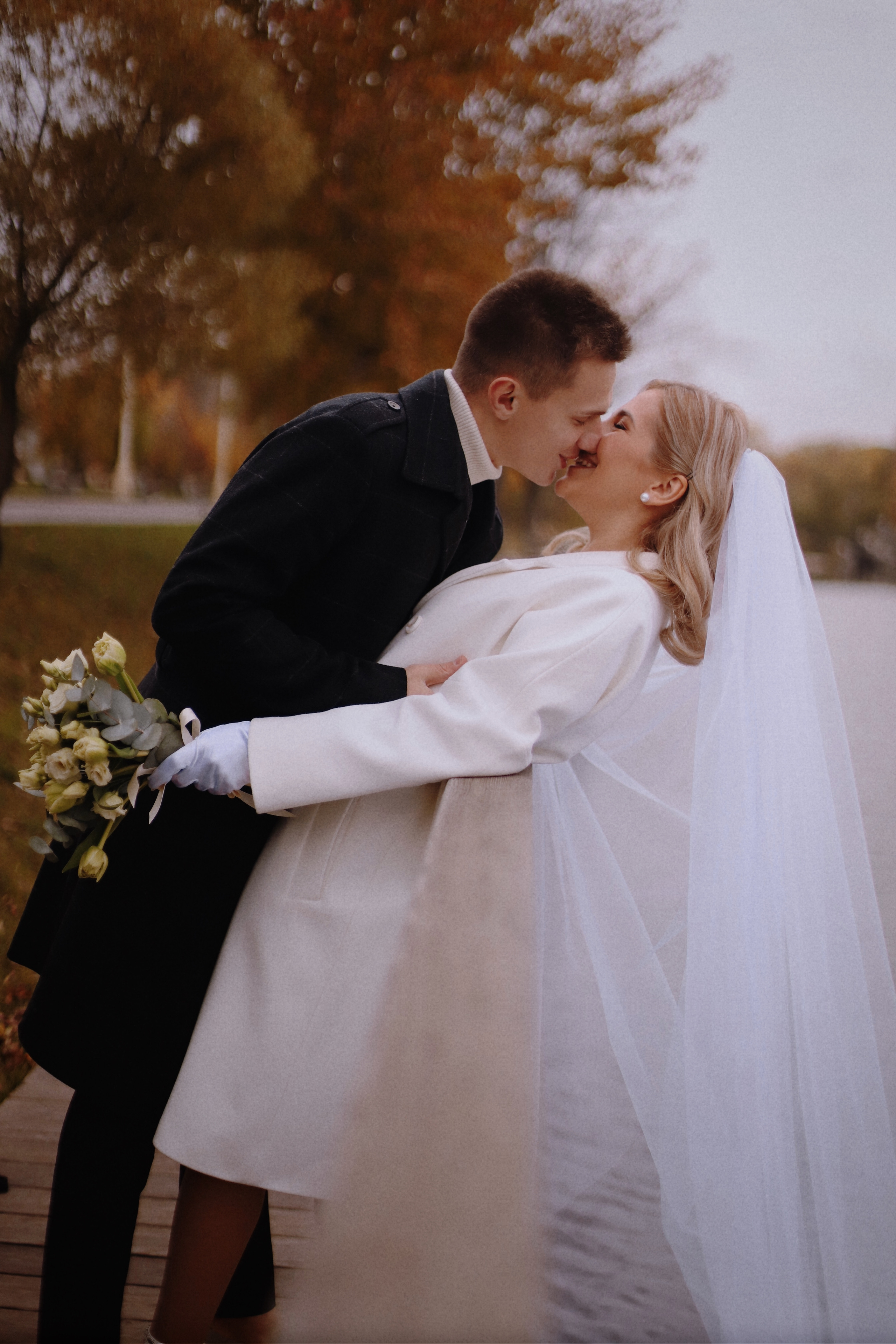 Камила и Сергей, ВДНХ. Фотограф Виктория Волкова