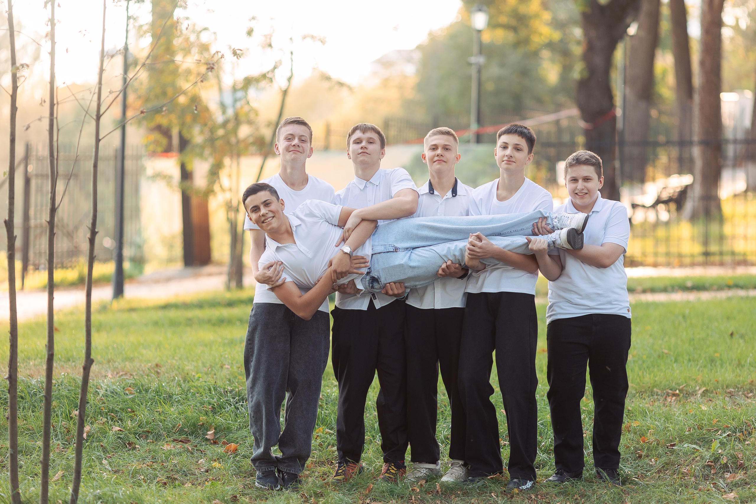 Позирование группы. Выпускные альбомы для детского сада и школы