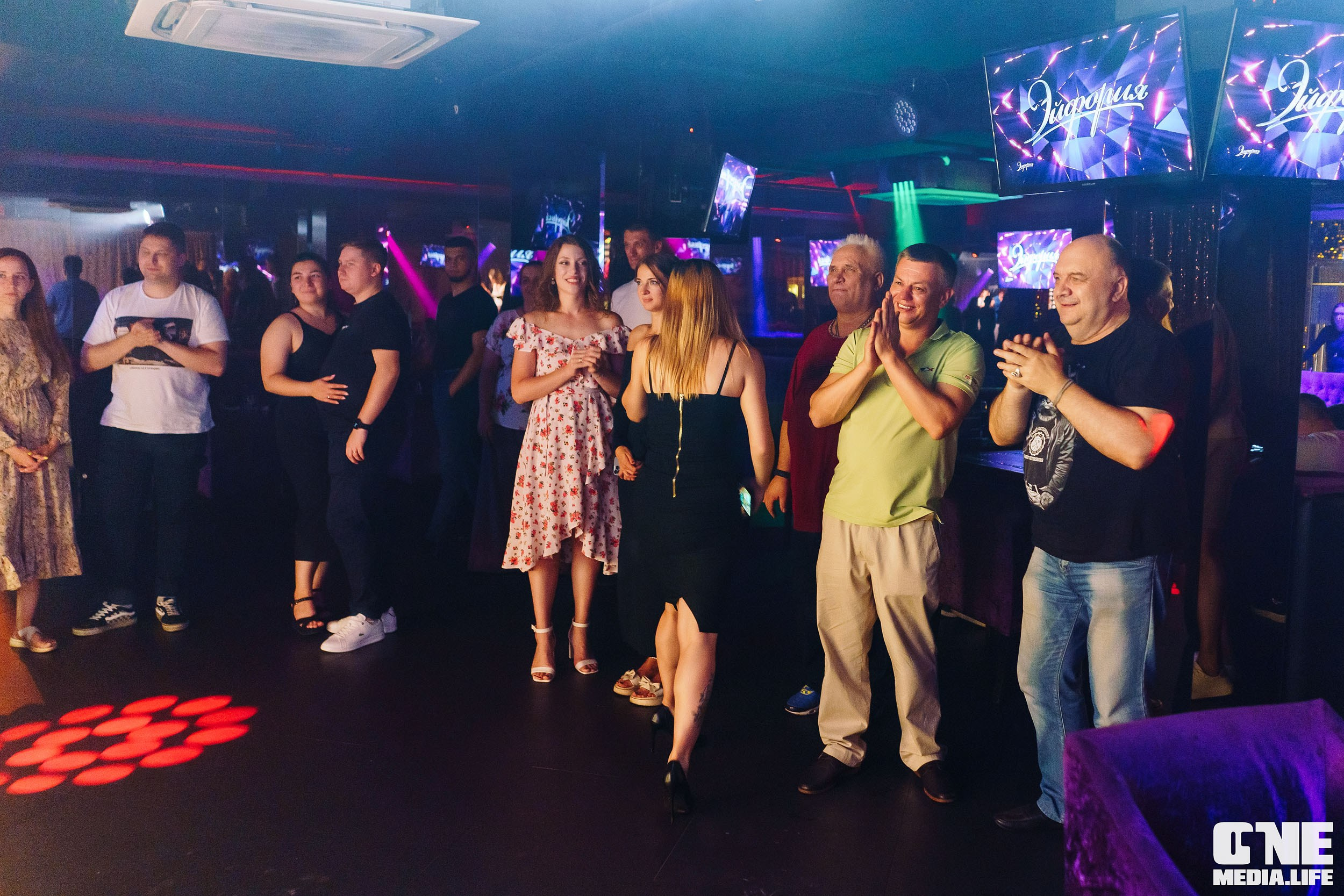 Фоторепортаж из караоке-клуба Эйфория. One Media Life: фоторепортажи, фотоотчеты с мероприятий и заведений