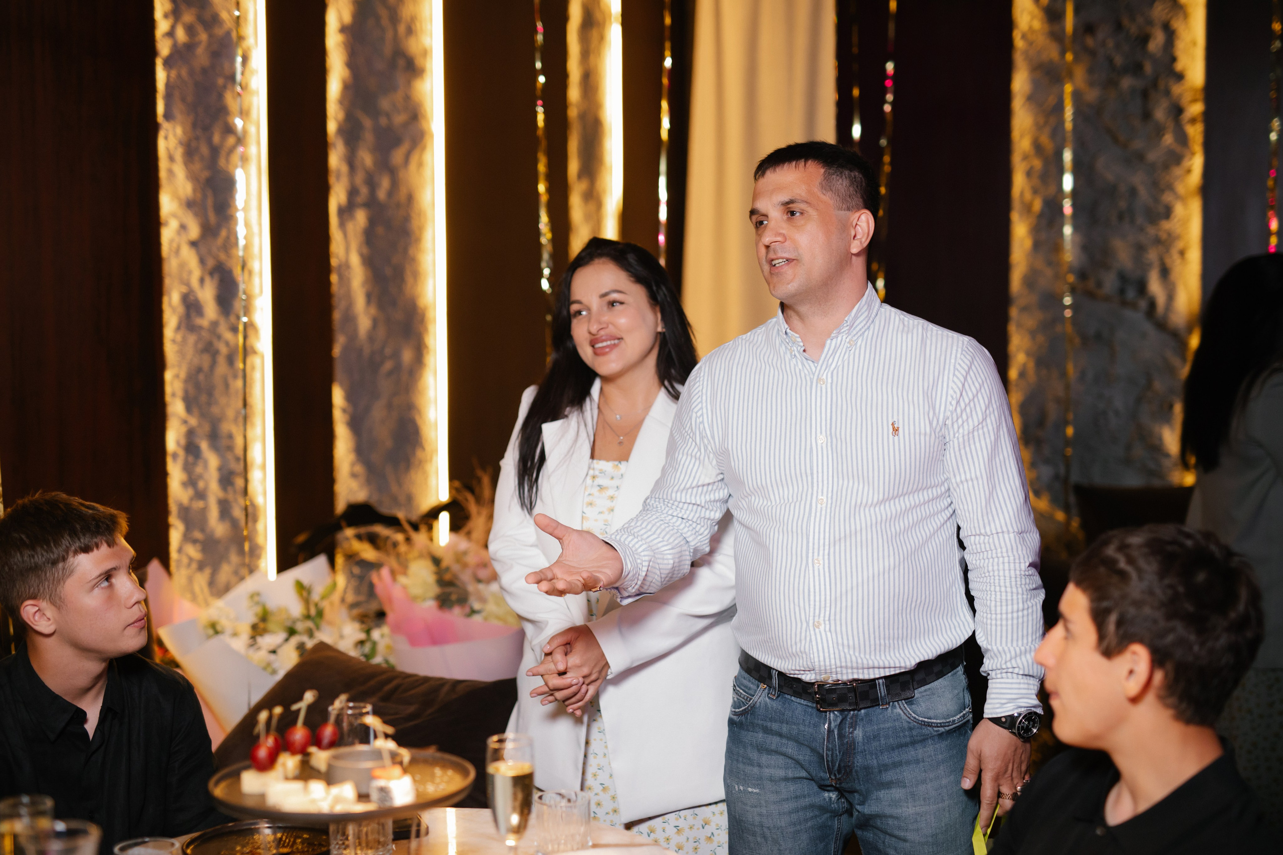 День рождения Даны, ресторан «Мейсон годс»