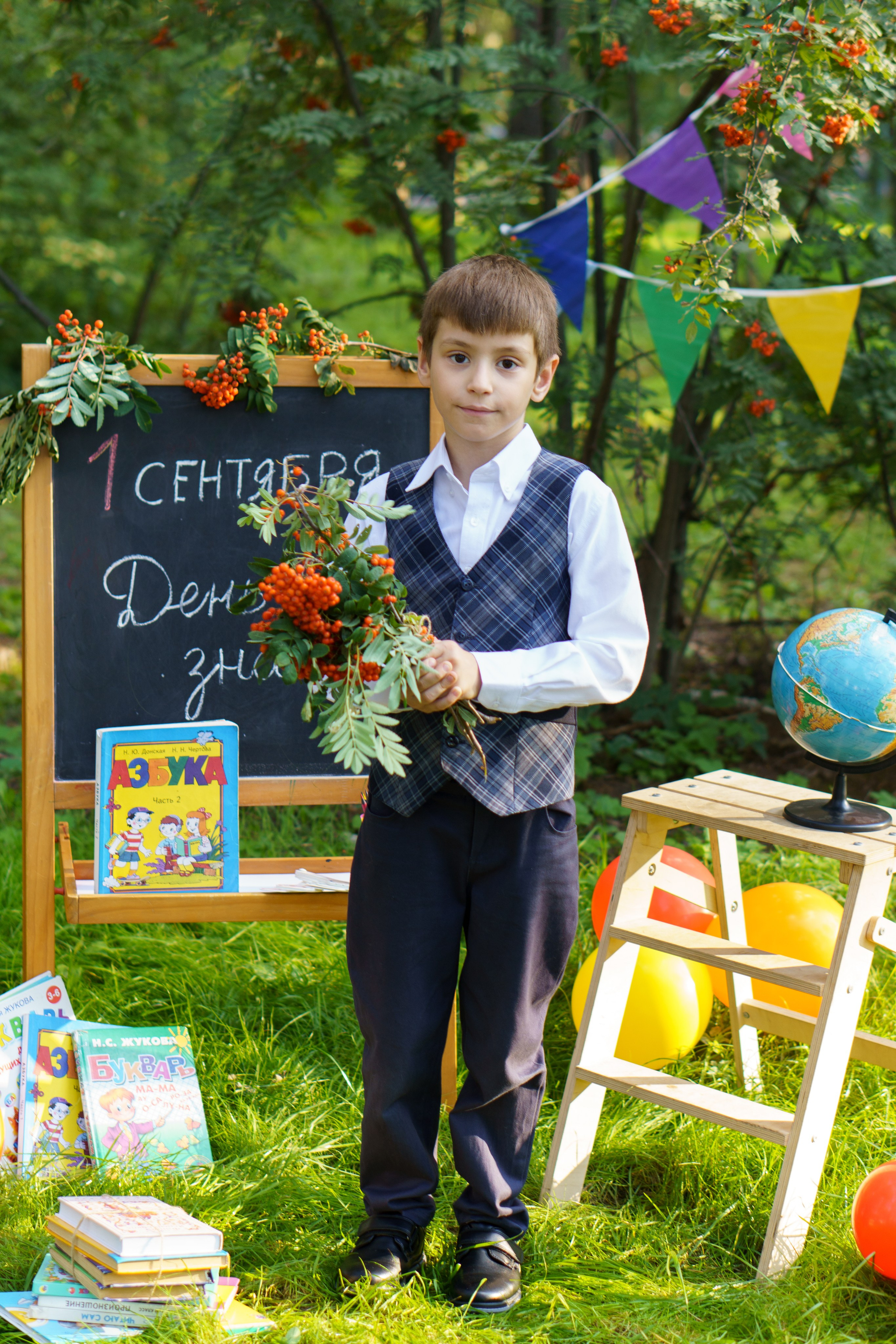 Фотопроект «Школьный с реквизитом» в парке. Женский, семейный и детский фотограф в Тюмени Диана Осипова