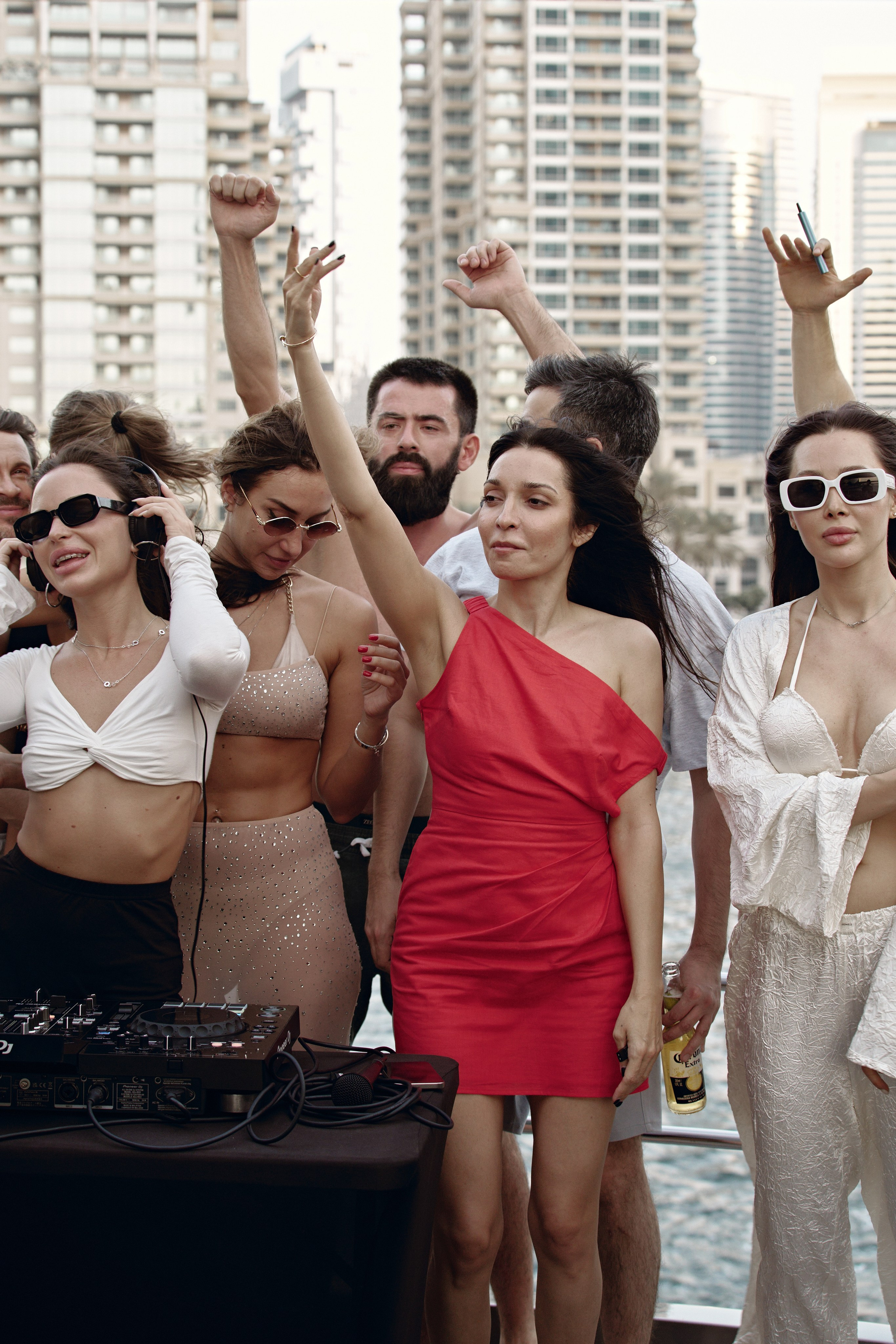 PAVEL DEREVYANKO. NOIZOMAX Художественный фотограф в Дубай