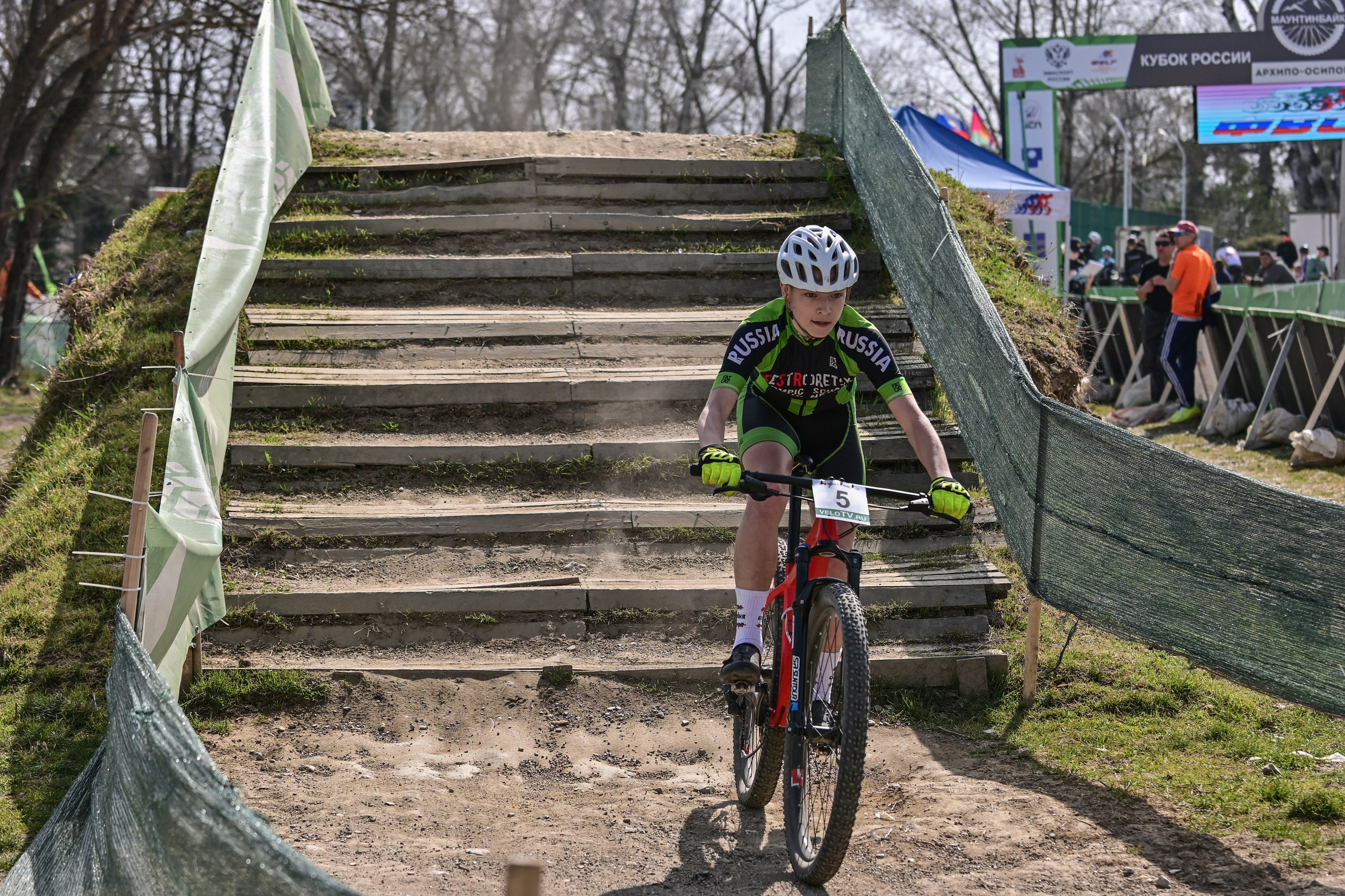 Маунтинбайк, кросс-кантри в Архипо-Осиповке 16 марта 2025. Спортивный фотограф, фотожурналист Павел Ларькин