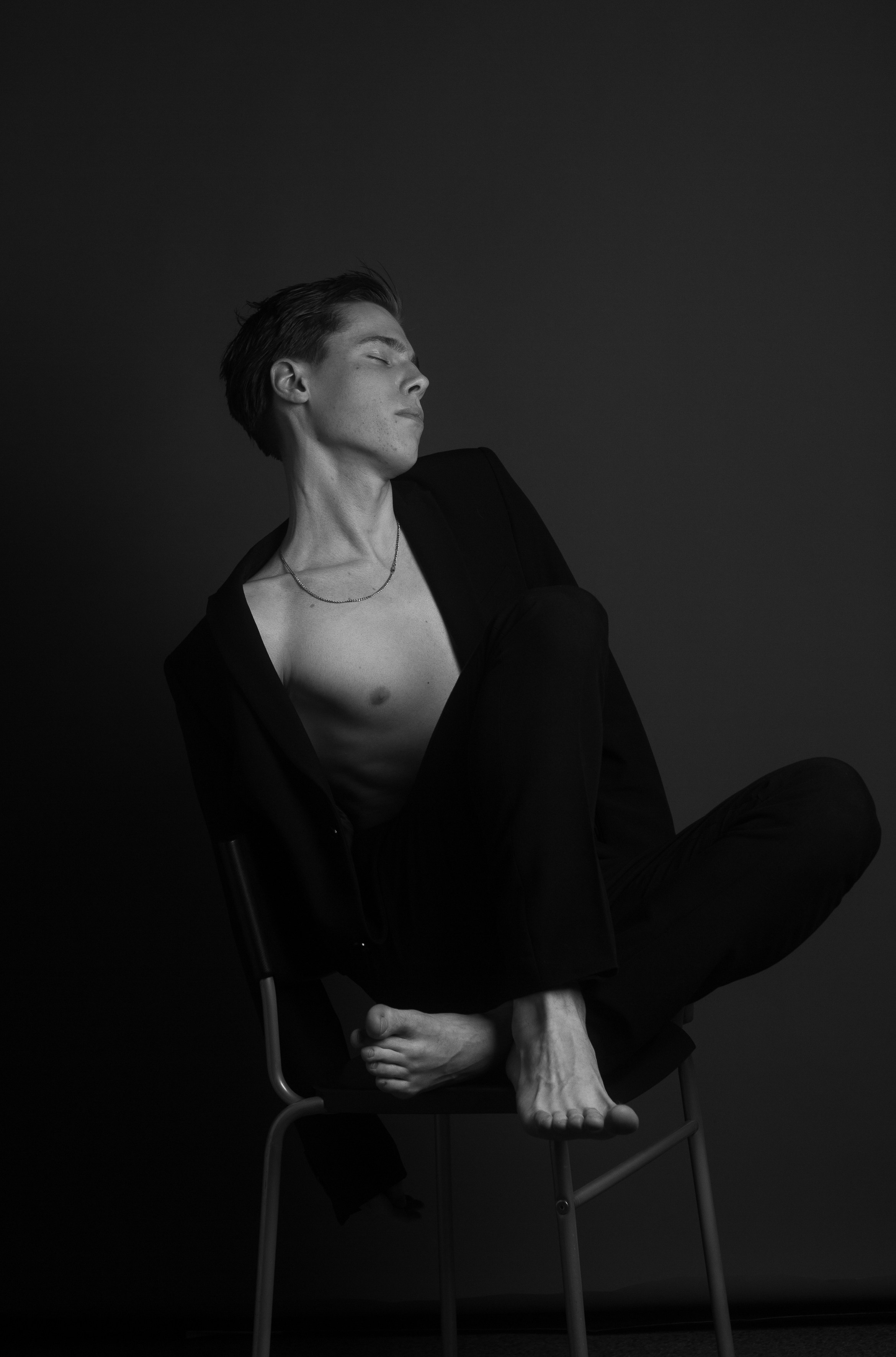 Макар, актер рекламы. Контент-фотограф для творческих единиц и мастеров в Санкт-Петербурге