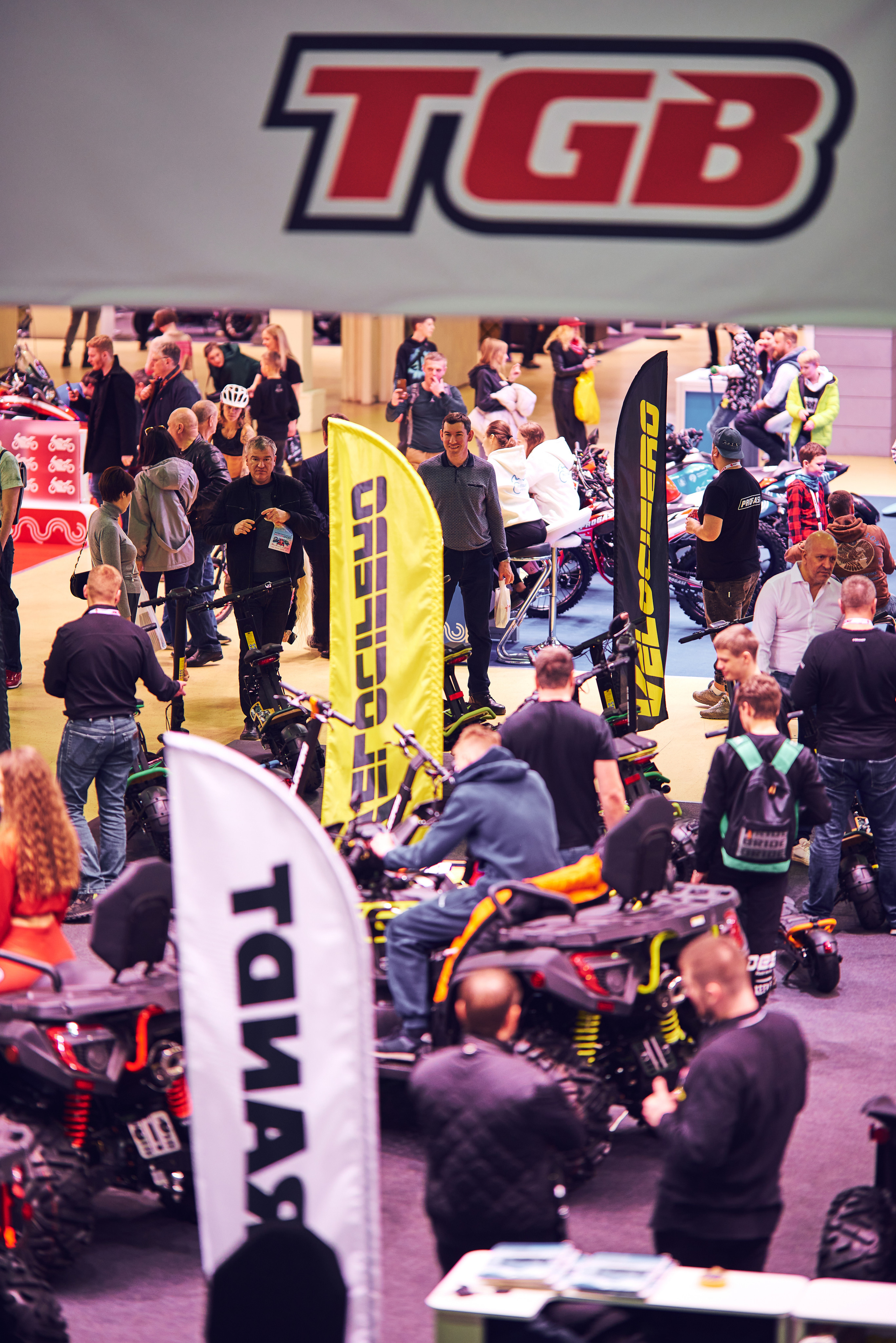 Постановочная съемка/Выставки. Репортажная съемка. Петр Зубачек