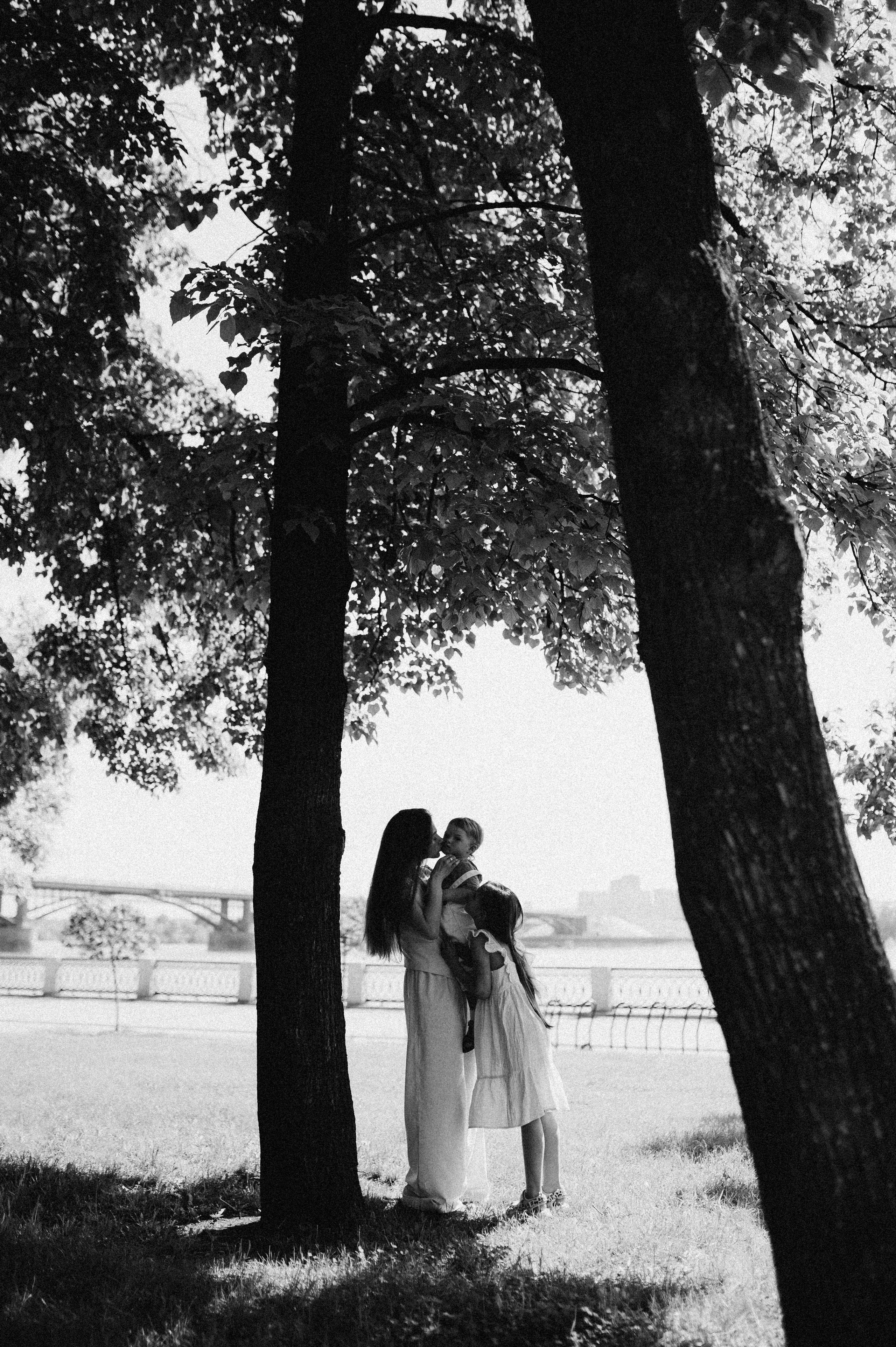 ЛЕРА, СОНЯ и САША В ЛЕТНИЙ ДЕНЬ. Семейный фотограф в Новосибирске Женя Индрикова
