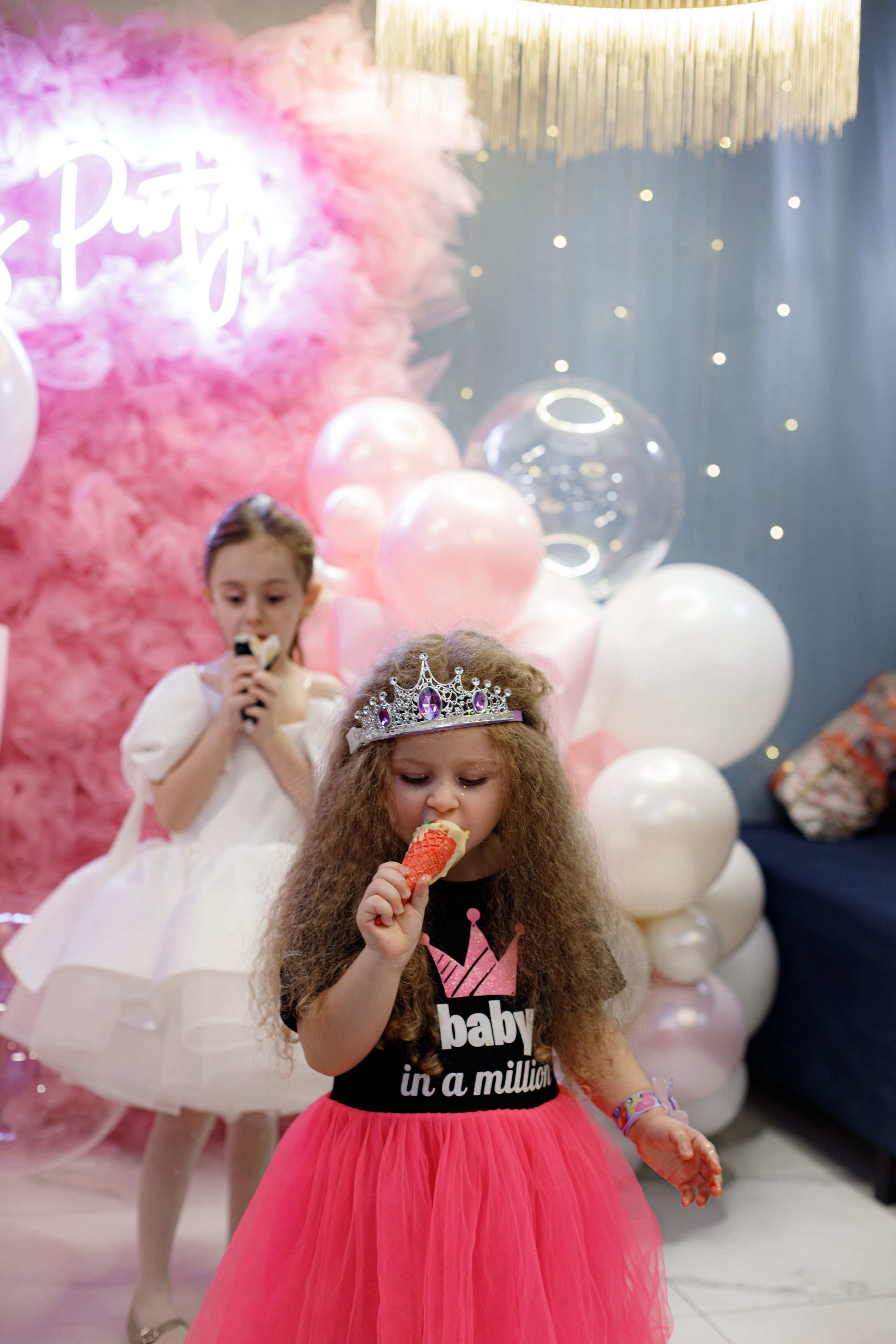 ASIA'S BIRTHDAY PARTY. Photokarish