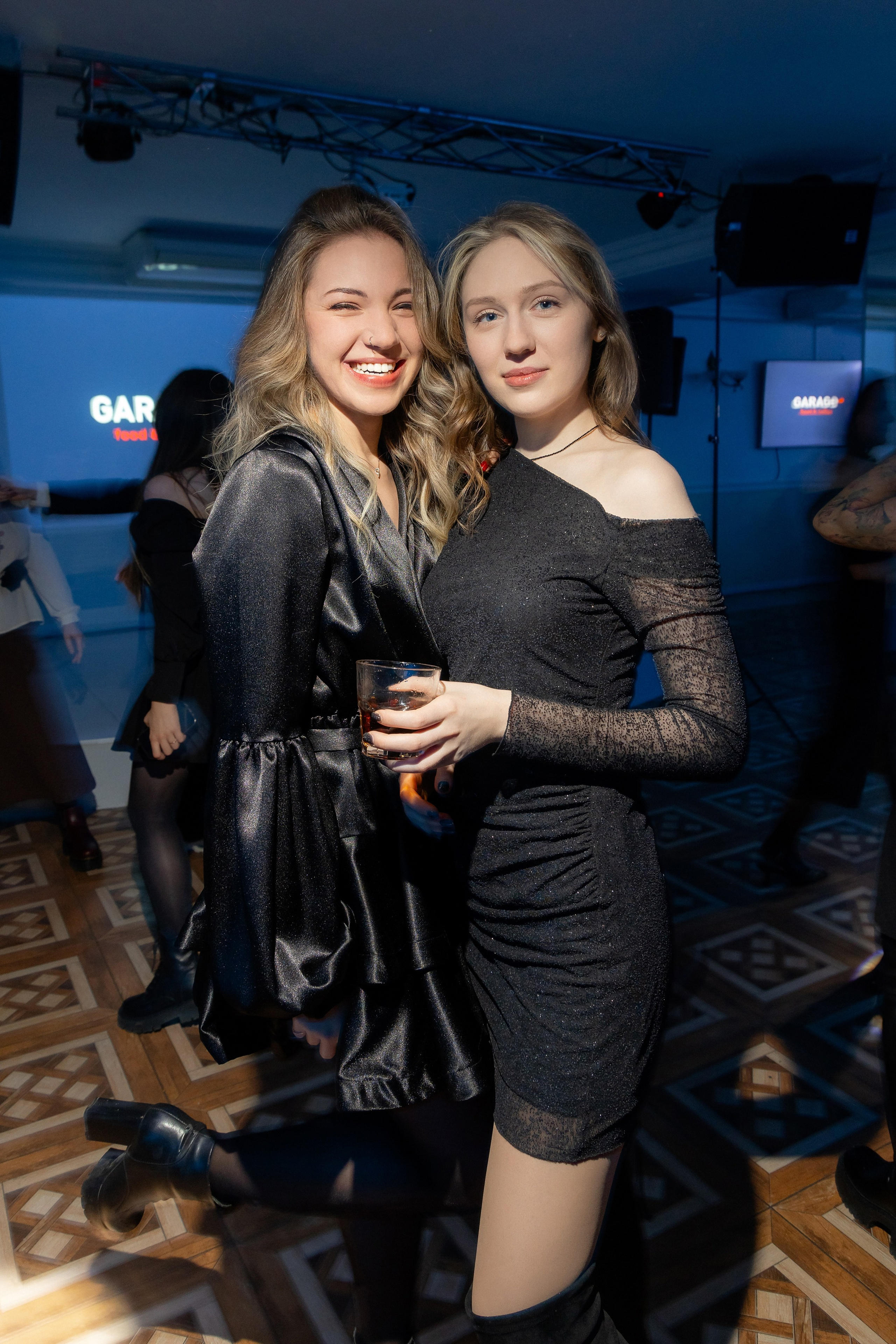 Корпоративная фотосъемка для кафе GARAGE | Новый год 2025 | Минск. Свадебный фотограф в Минске/Беларуси Сергей Спиридонов