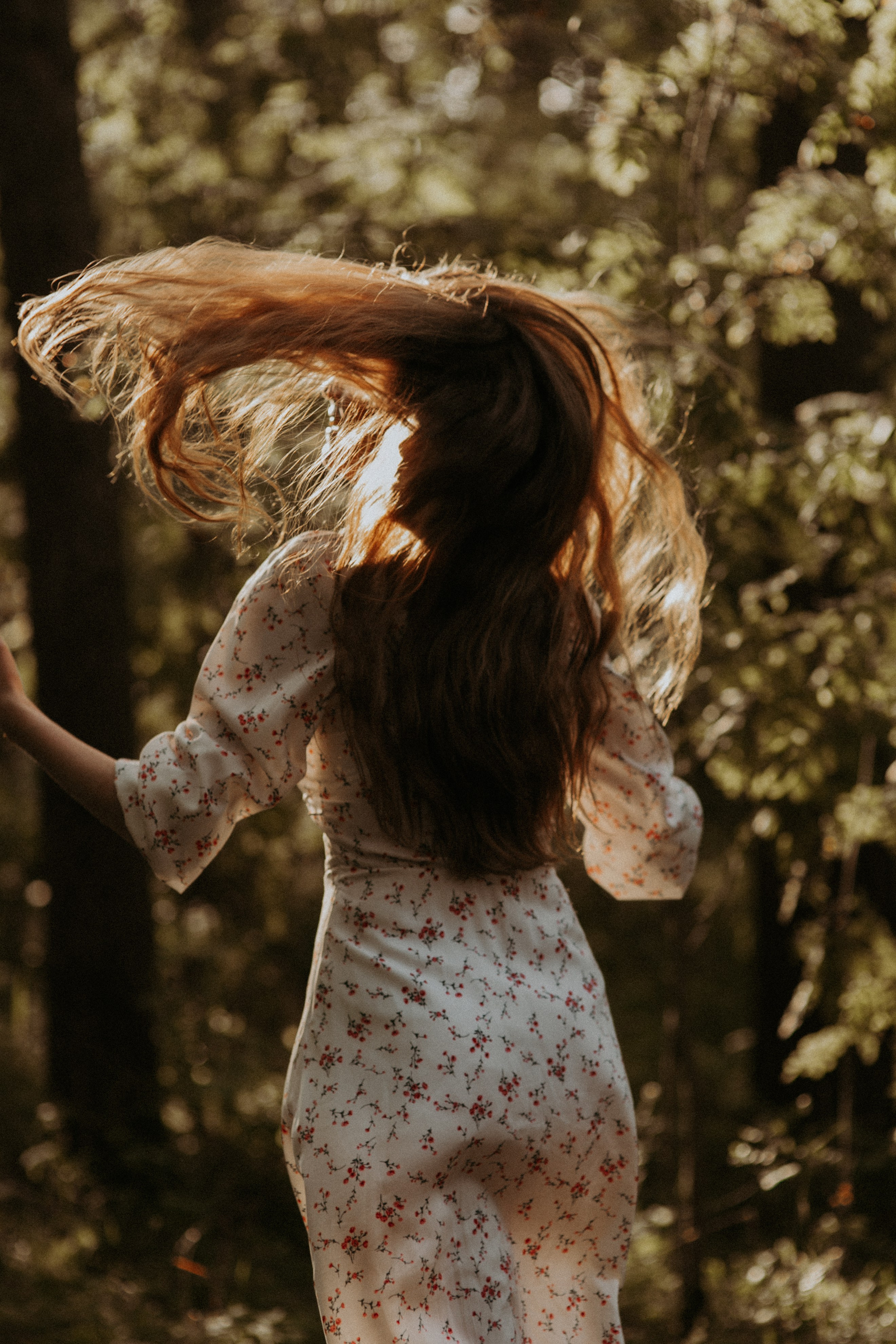 Атмосферная съемка Маши и Лёши в лесу наедине с природой. Свадебный и репортажный фотограф в Ярославле и Санкт-Петербурге Роман Микрюков