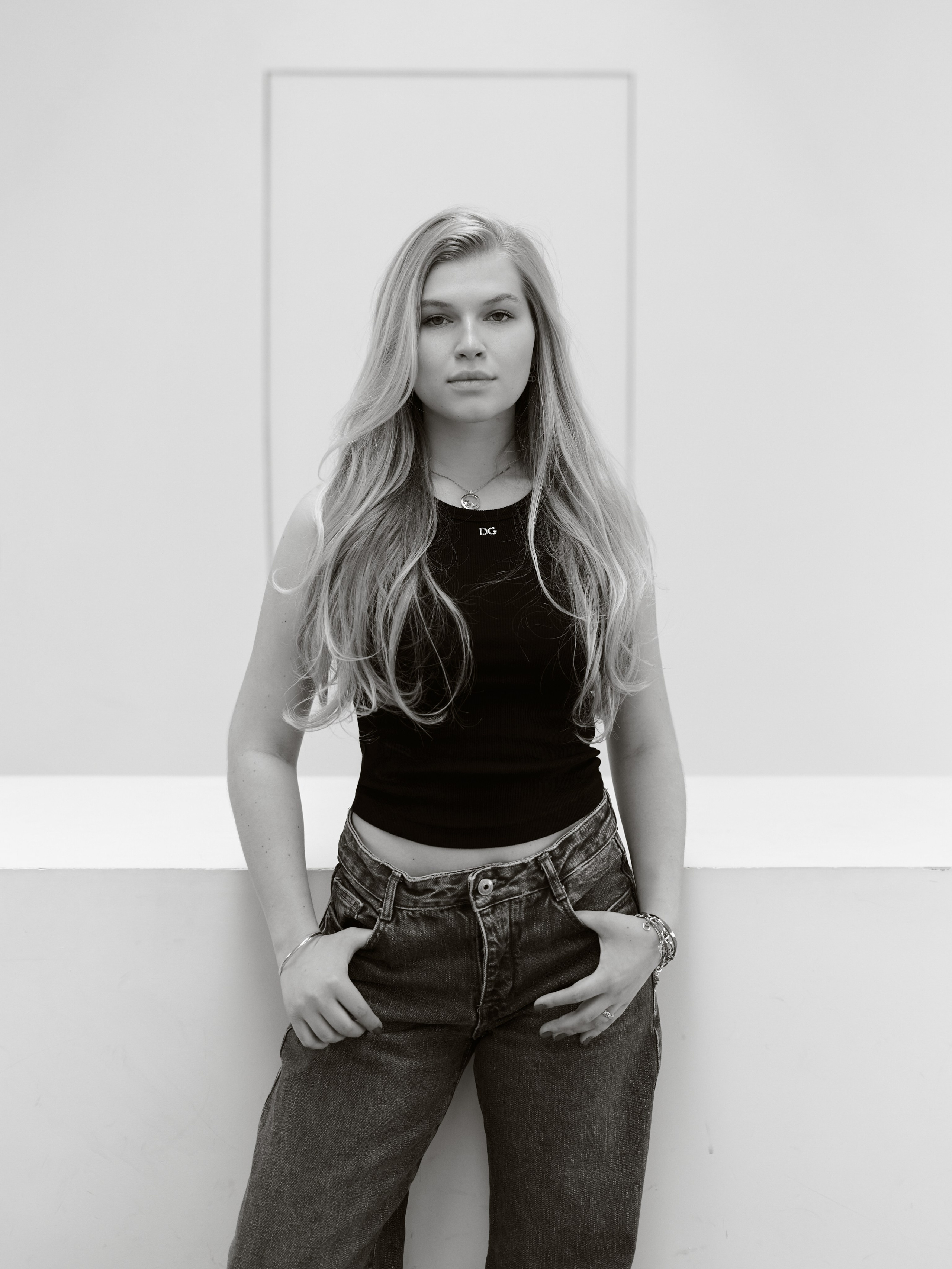 Индивидуальная женская фотосессия с искусственным светом