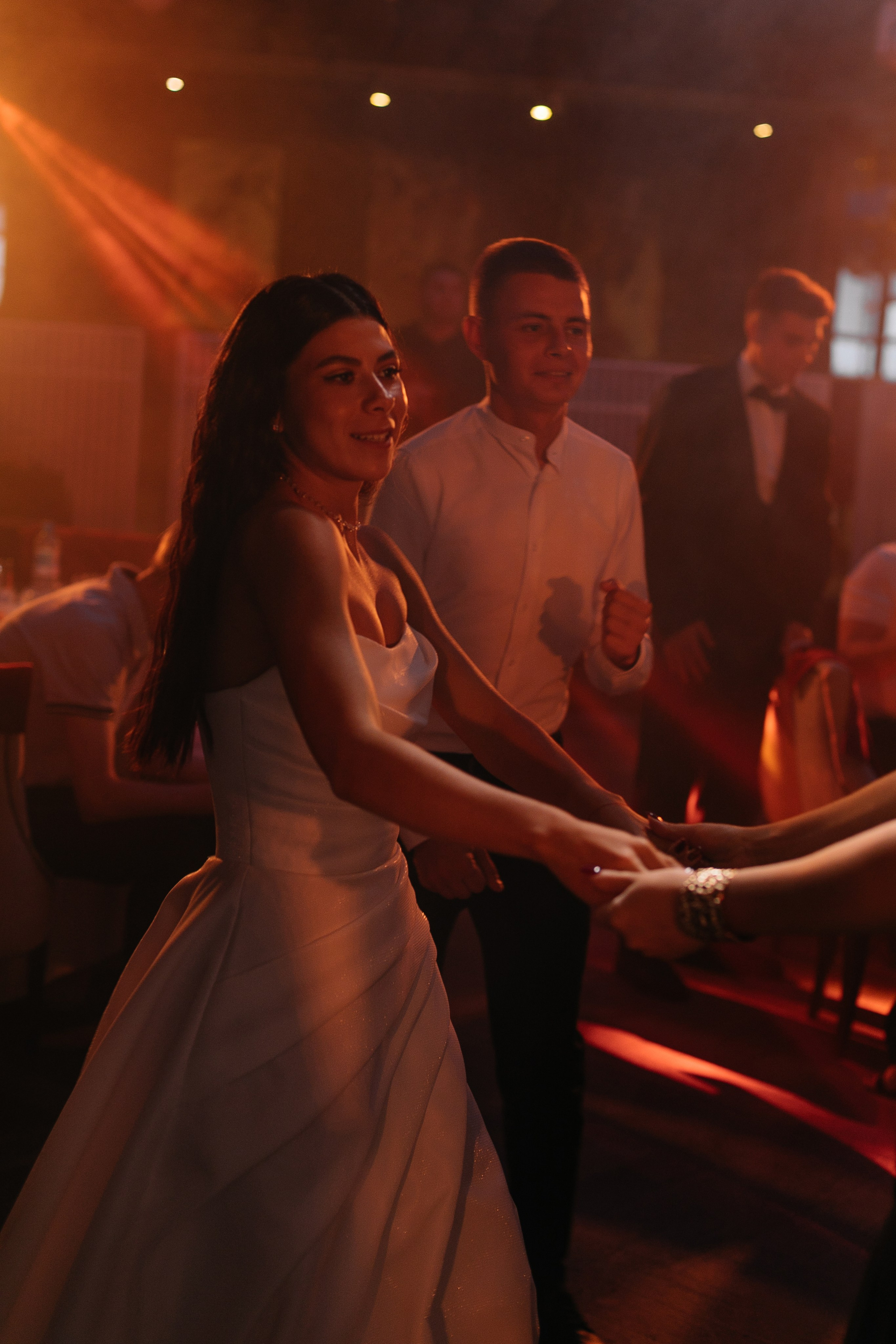 Rain falls down. Главная