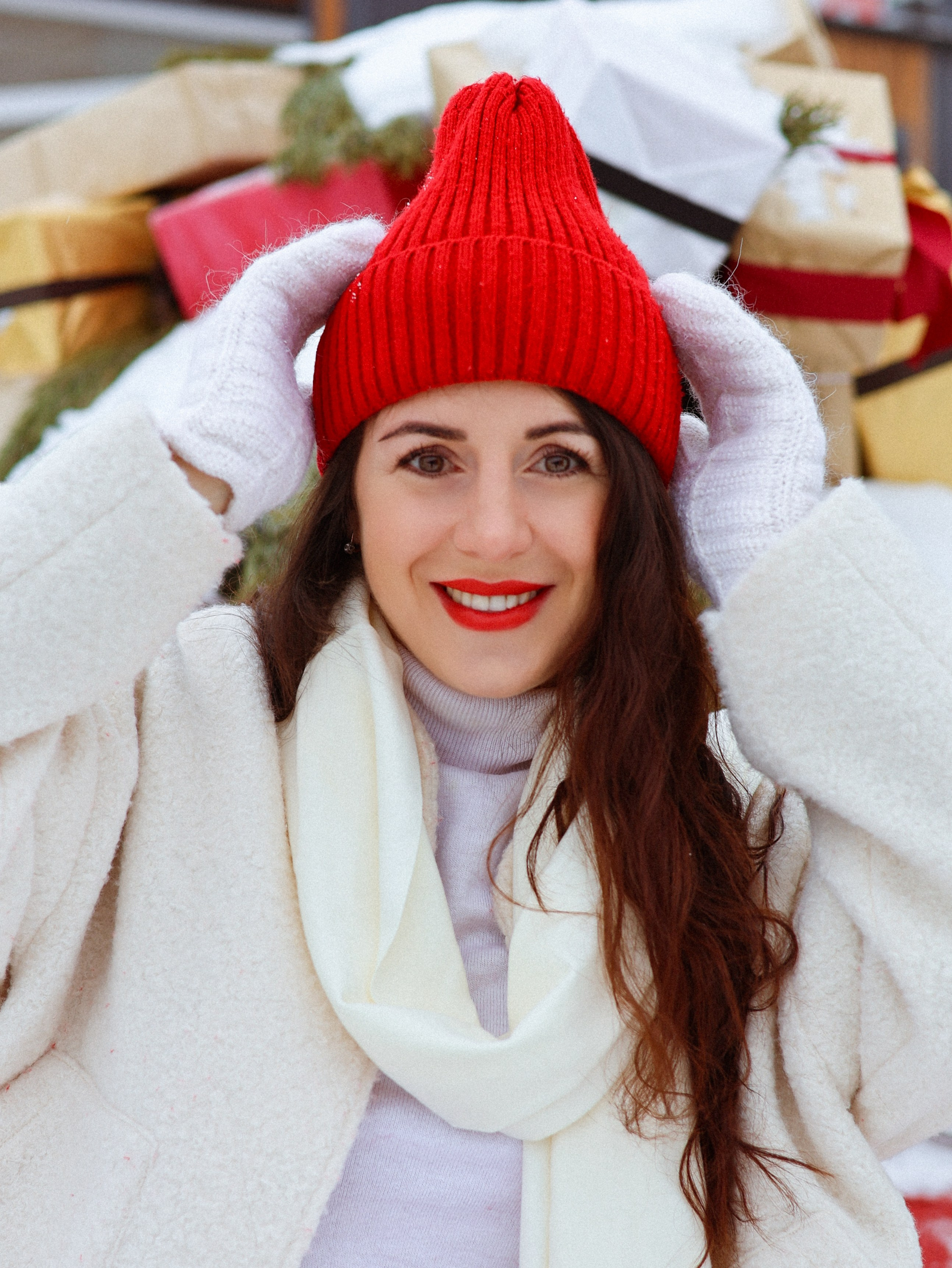 Вера в красном. Мания, портретный фотограф в городе Оренбург