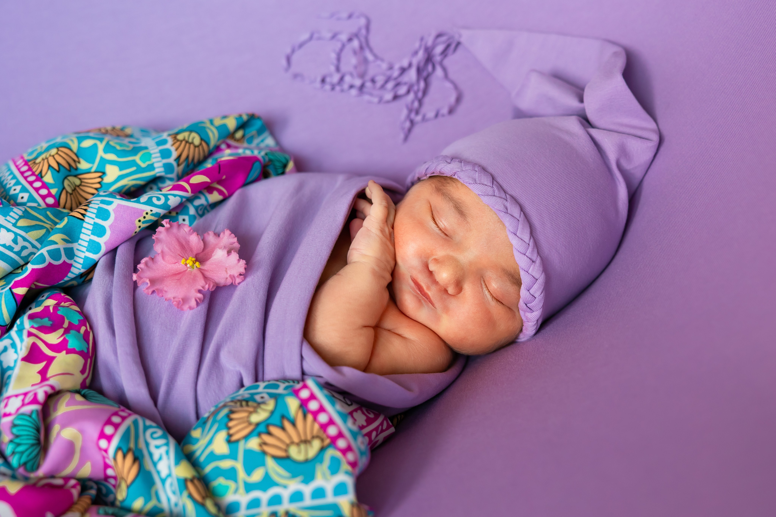 Сиреневый образ с тканью. Оксана Ромашкина- семейный и ньюборн фотограф из Москвы