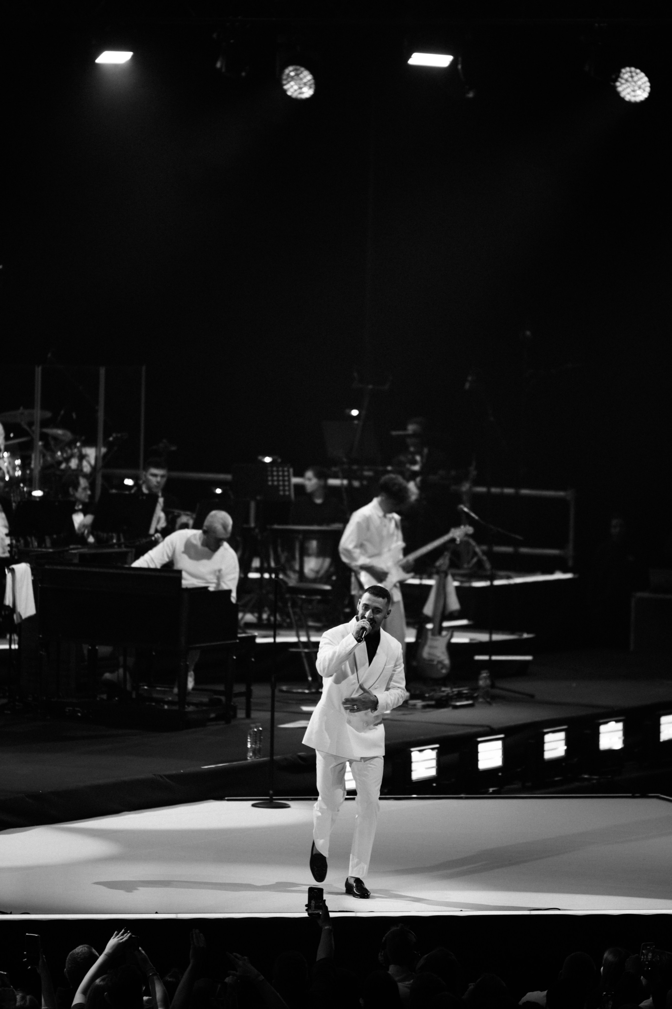 Концерт L'one 19.10.2025 с хором и симфоническом оркестром. Фотограф и видеограф Мария Банщикова, Солнечногорск, Москва