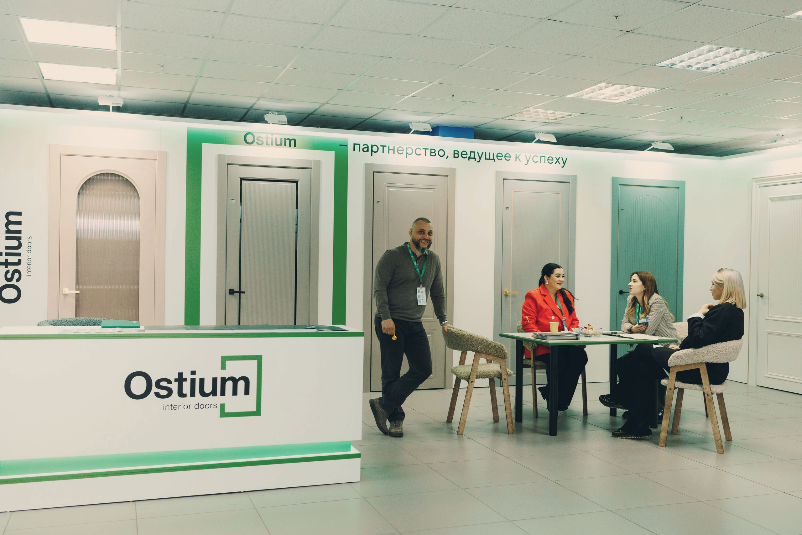 Репортажная съемка форума «Двери Росси-2025» в Чебоксарах. Портретный и репортажный фотограф в Чебоксарах Андриян Чаркин