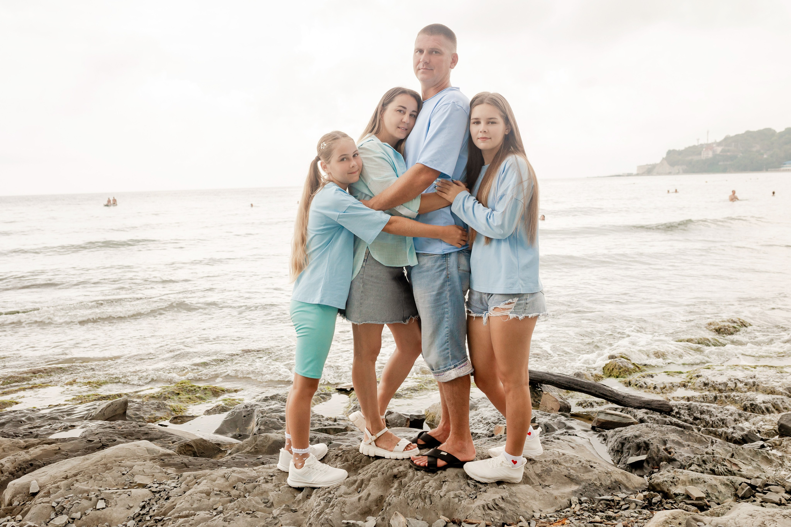 Вика, Антон, Софья и Оля. Фотограф в Геленджике, Архипо-Осиповке, Абрау-Дюрсо, Кринице Виктория