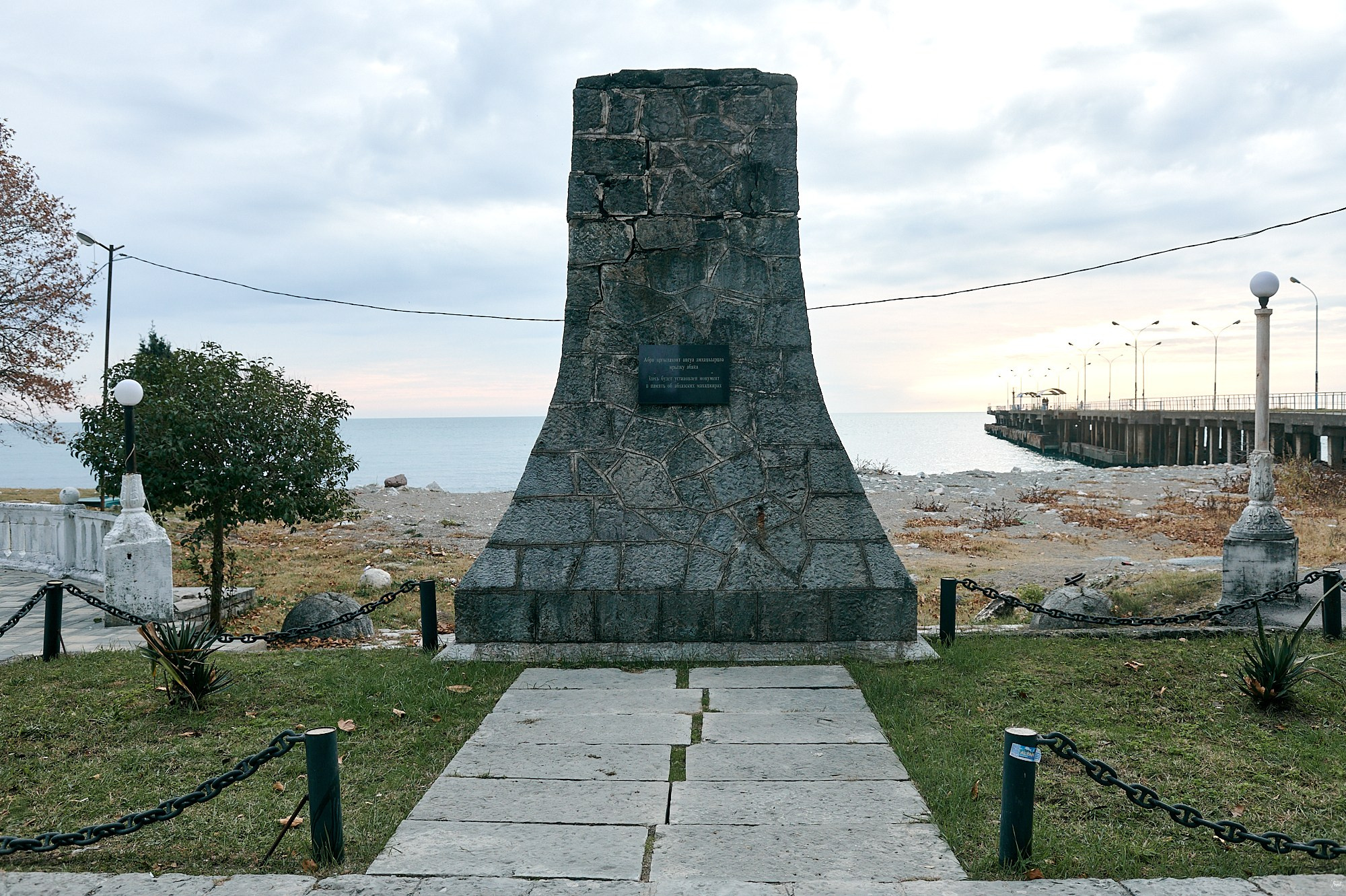 Гагра, Абхазия. Декабрь 2024. Фотографии отовсюду и обо всем