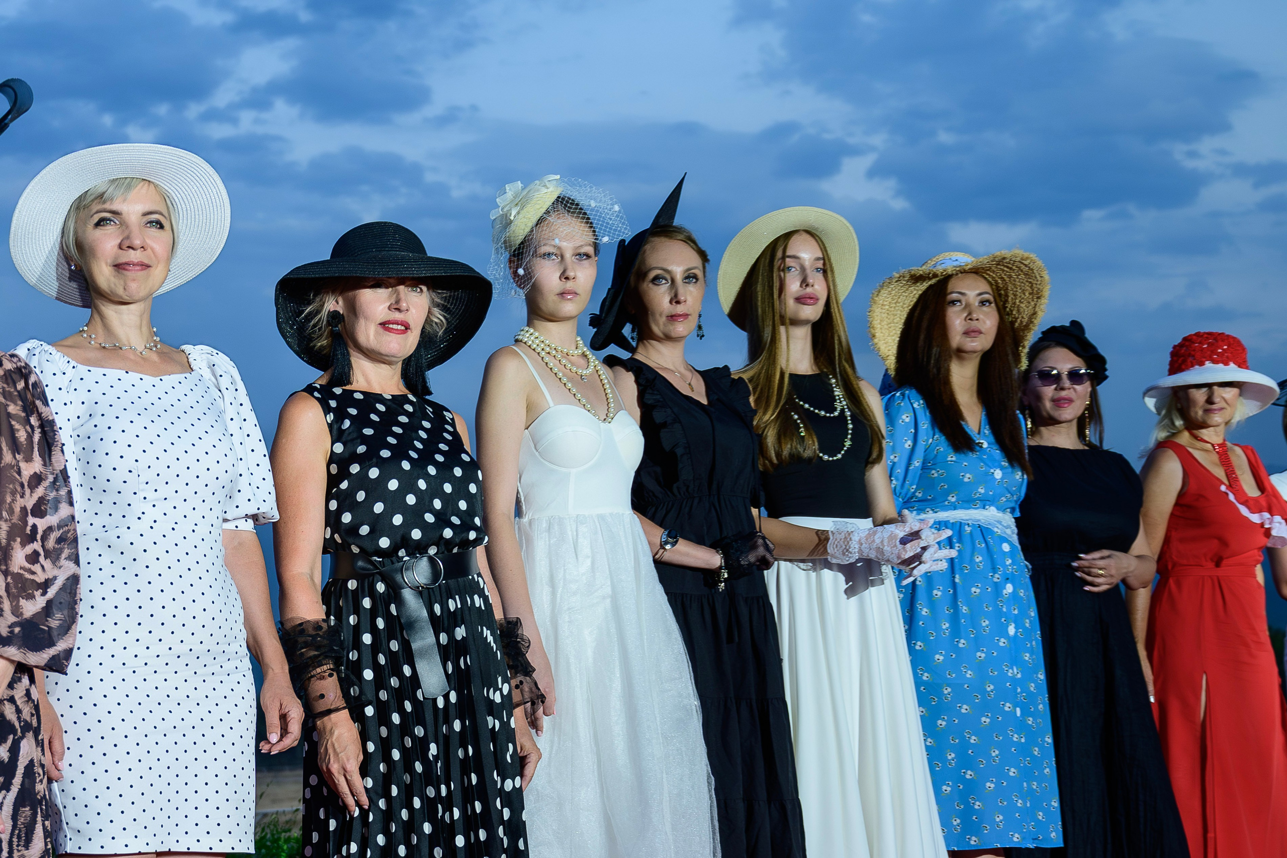 Фотосъемка мероприятия  Показ моды приуроченный к классическим скачкам Derby Day. Фотограф в Алматы Егор Поленов