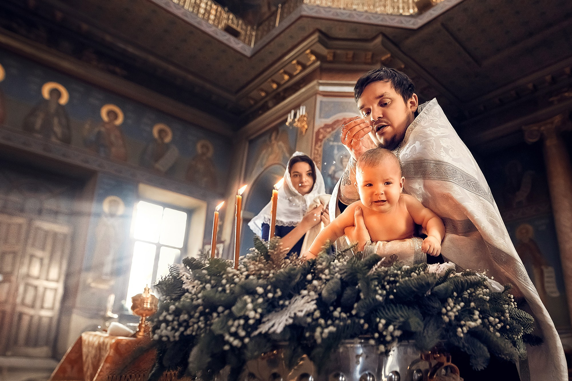 Фотографии момента погружения в купель (Таинство крещения). Moscow_CPC